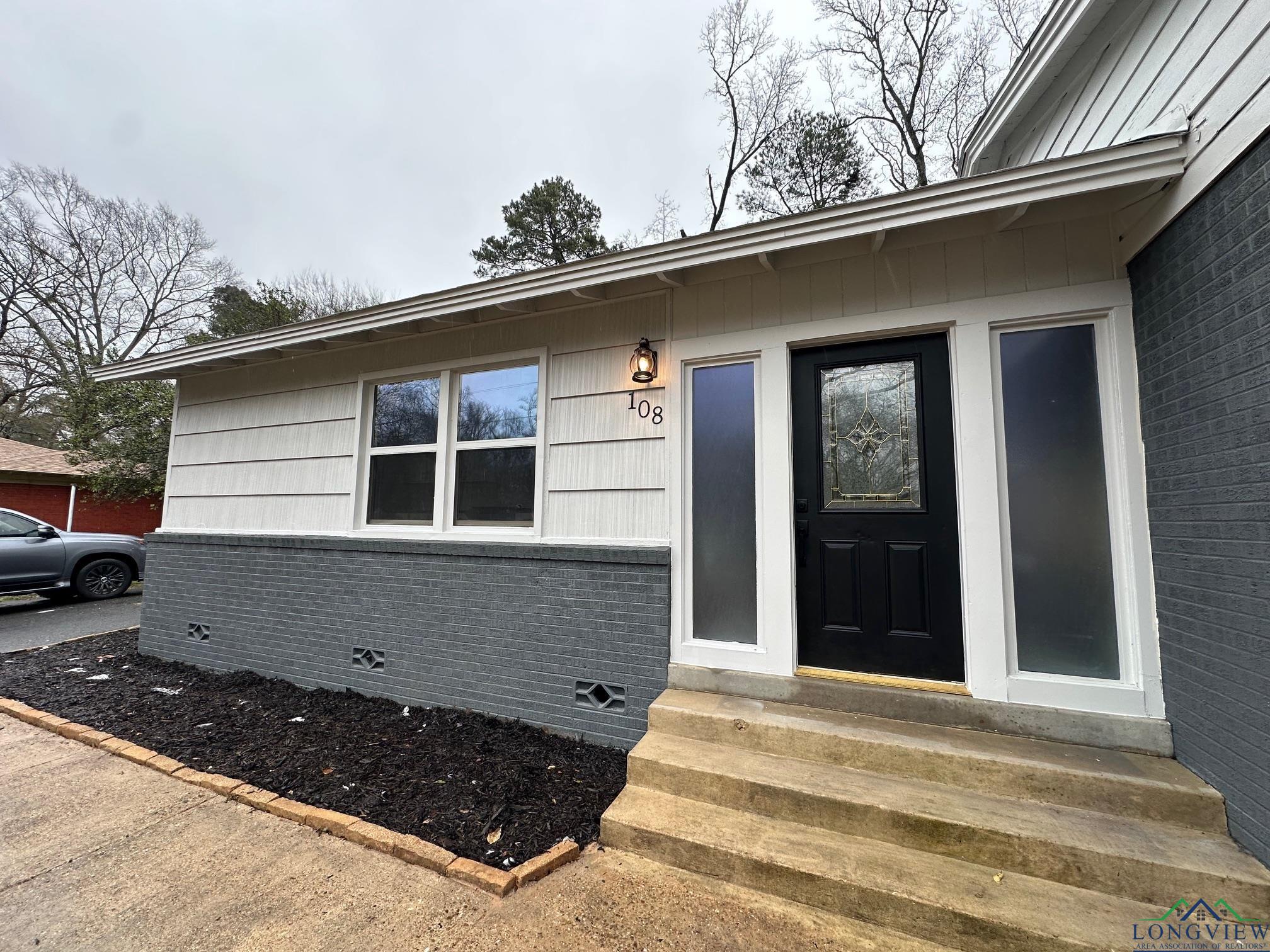 108 Carson Street, Marshall, Texas image 2