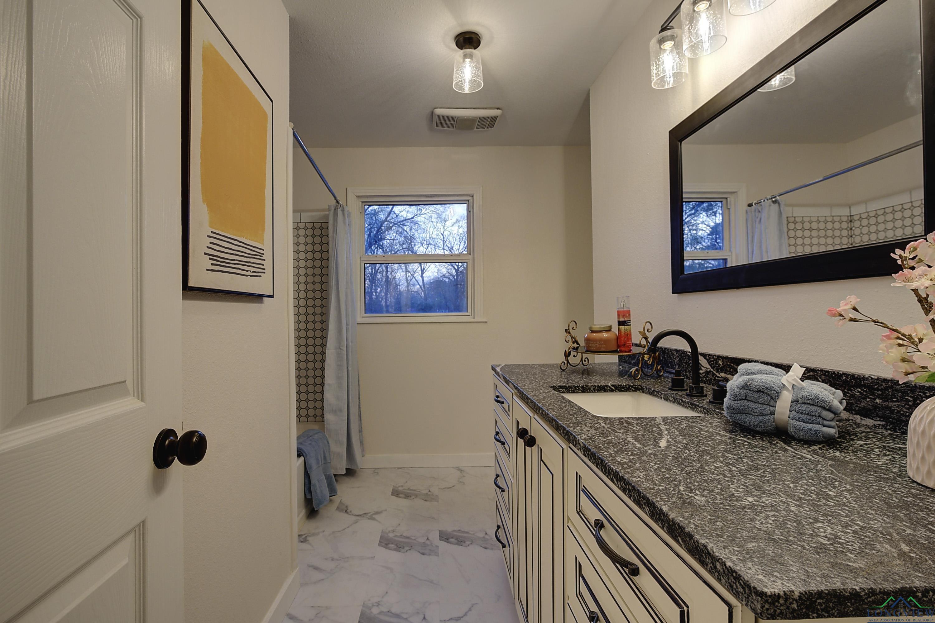 108 Carson Street, Marshall, Texas image 14