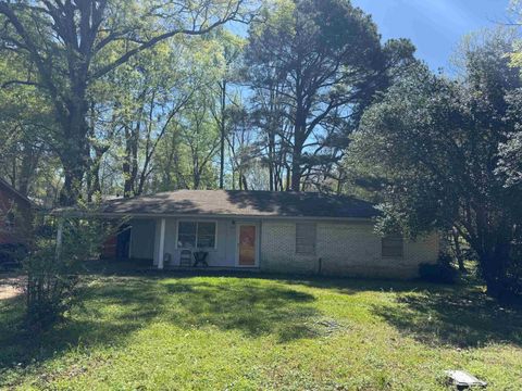 Homes For Sale - 206 W Melton St<br/> Gregg County, Longview, TX 75602