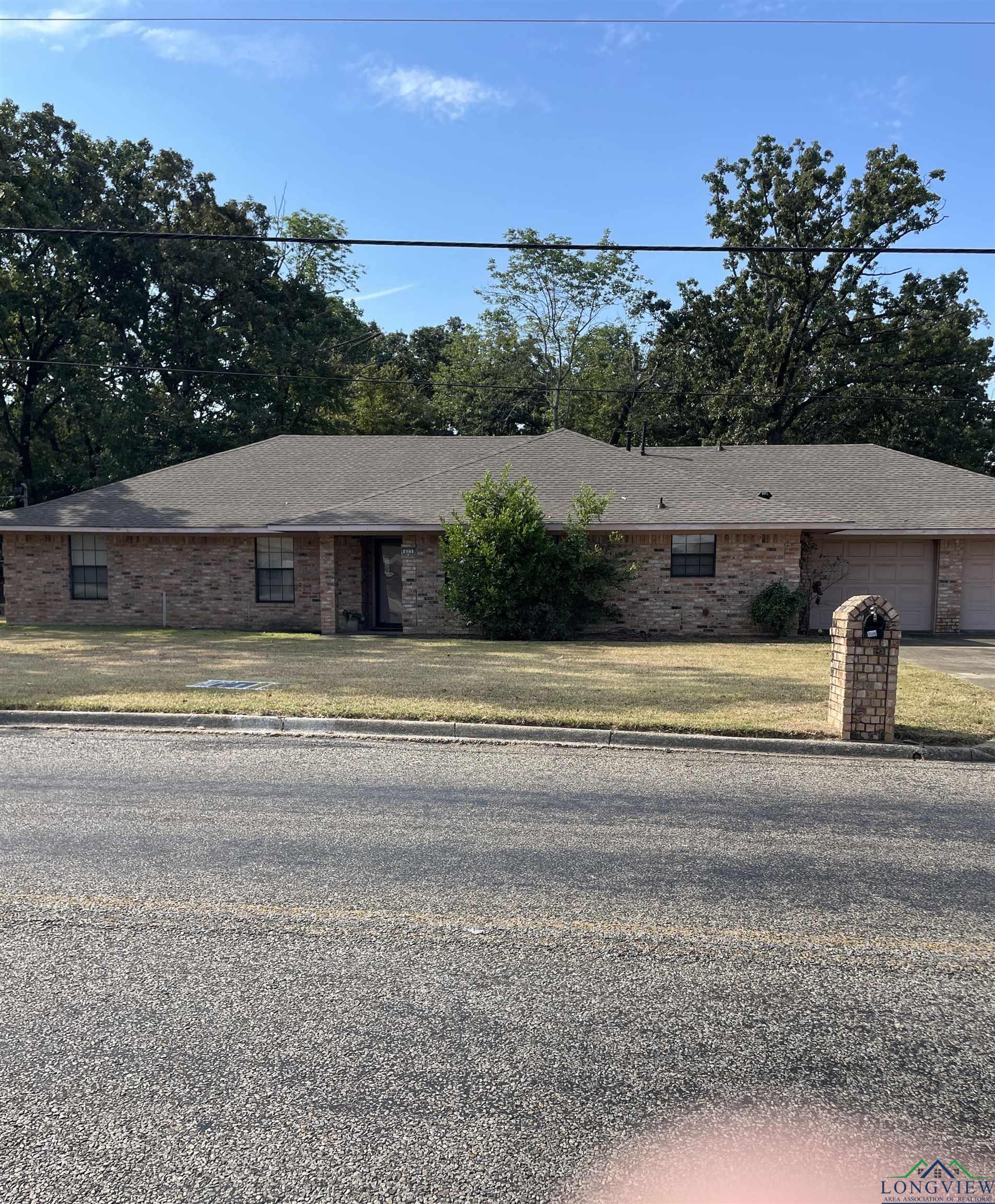 823 W Pecan St, Mount Pleasant, Texas image 1