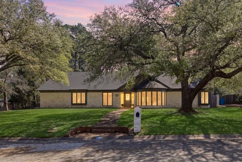 Homes For Sale - 108 Mark Pl<br/> Kilgore, TX 75662