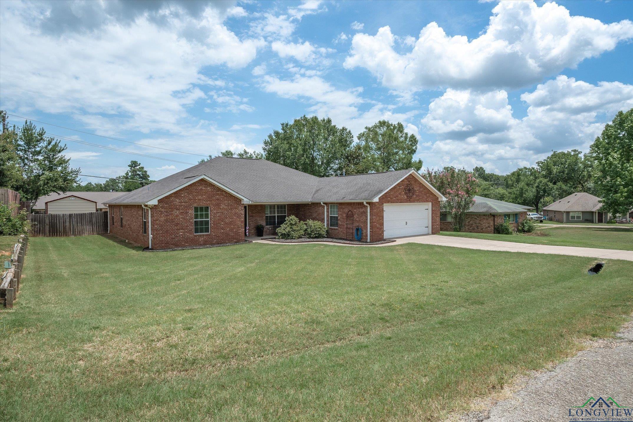 1002 Karen Dr, Lindale, Texas image 2