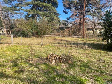 A home in Lone Star