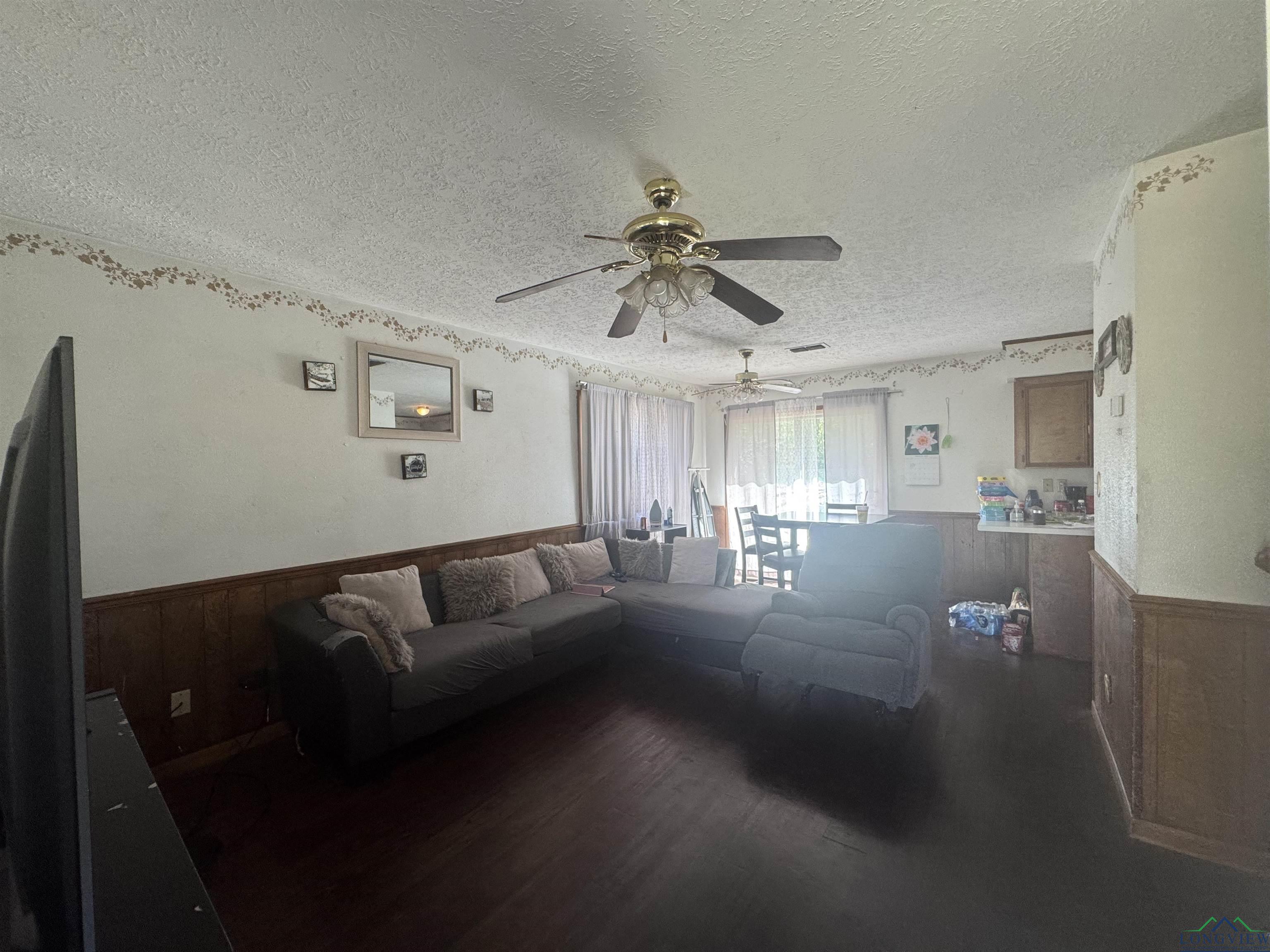 105 Jenkins St, Henderson, Texas image 2