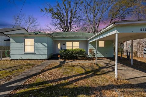 Homes For Sale - 3211 Broadway<br/> Rusk County, Kilgore, TX 75662