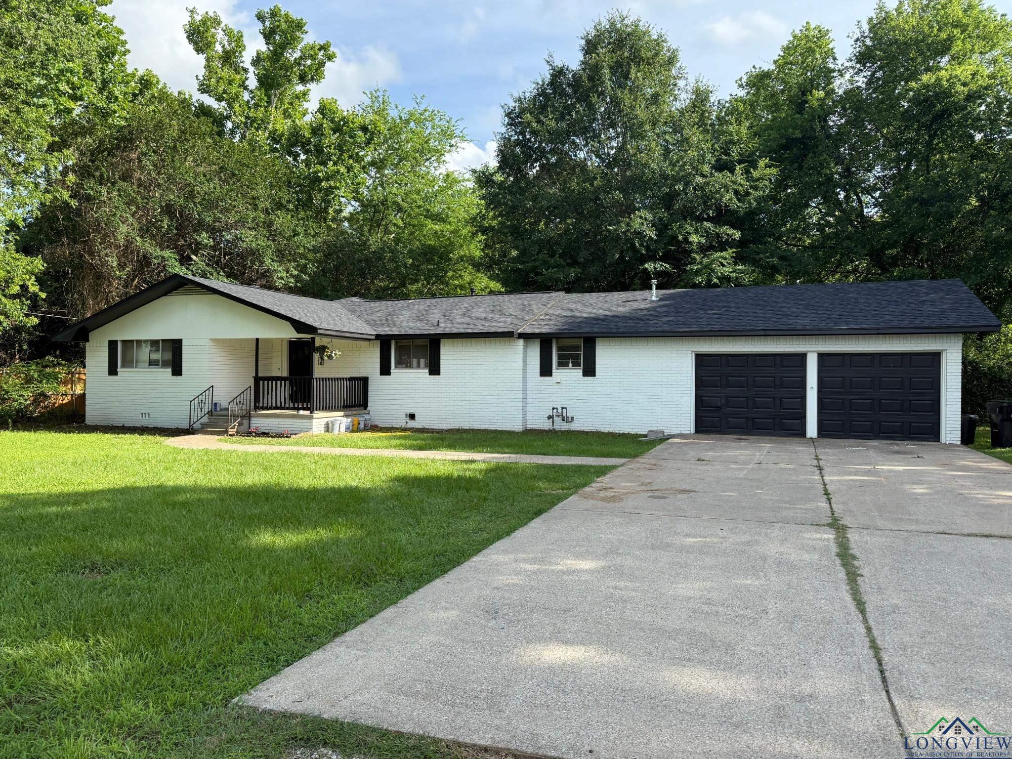 1012 Premier Rd, Longview, Texas image 1