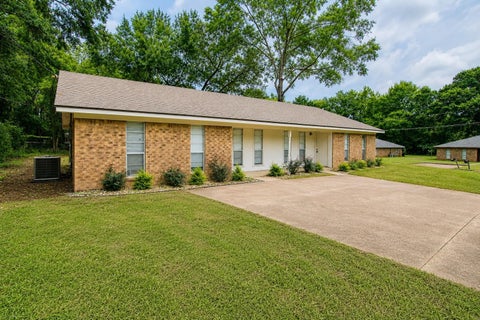 Townhouse For Rent - 4A Harroun Ct<br/> Gregg County, Longview, TX 75604