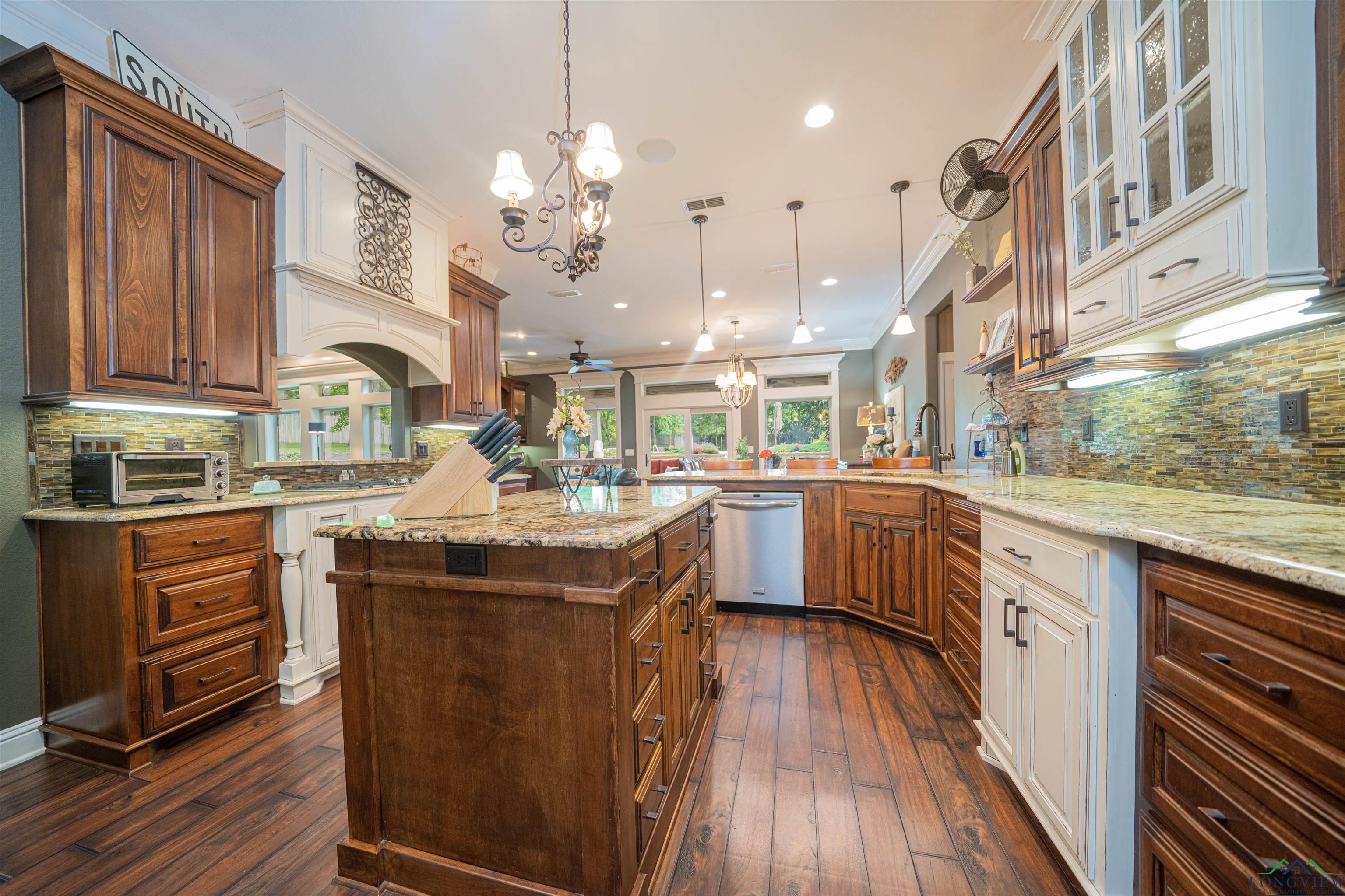 728 Sunnybrook Dr, Longview, Texas image 9