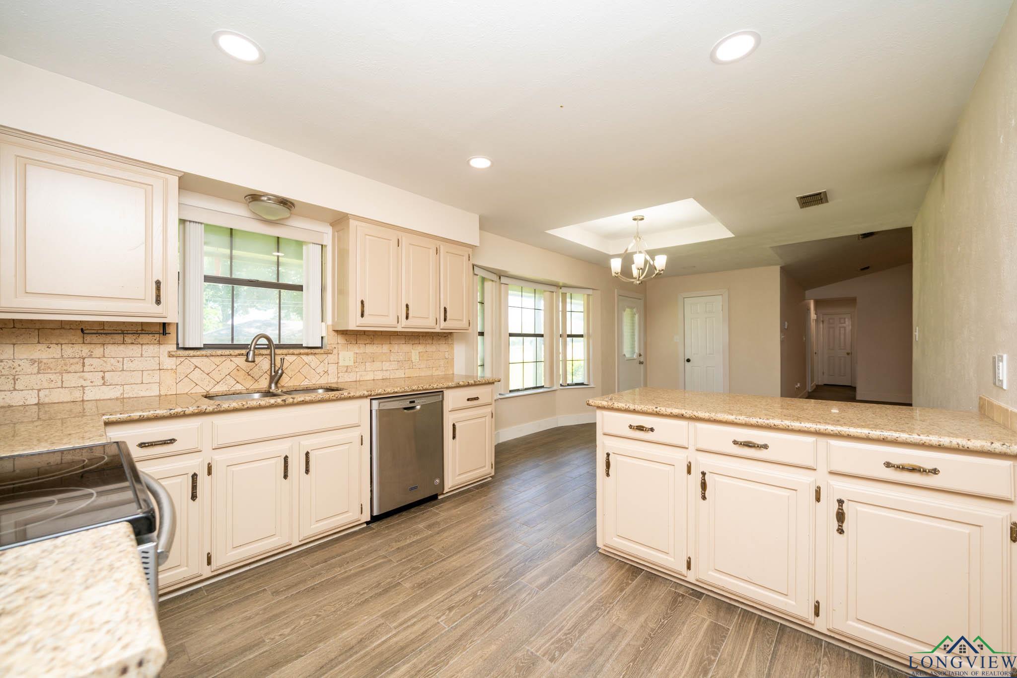1800 N Shenandoah Court, Longview, Texas image 31