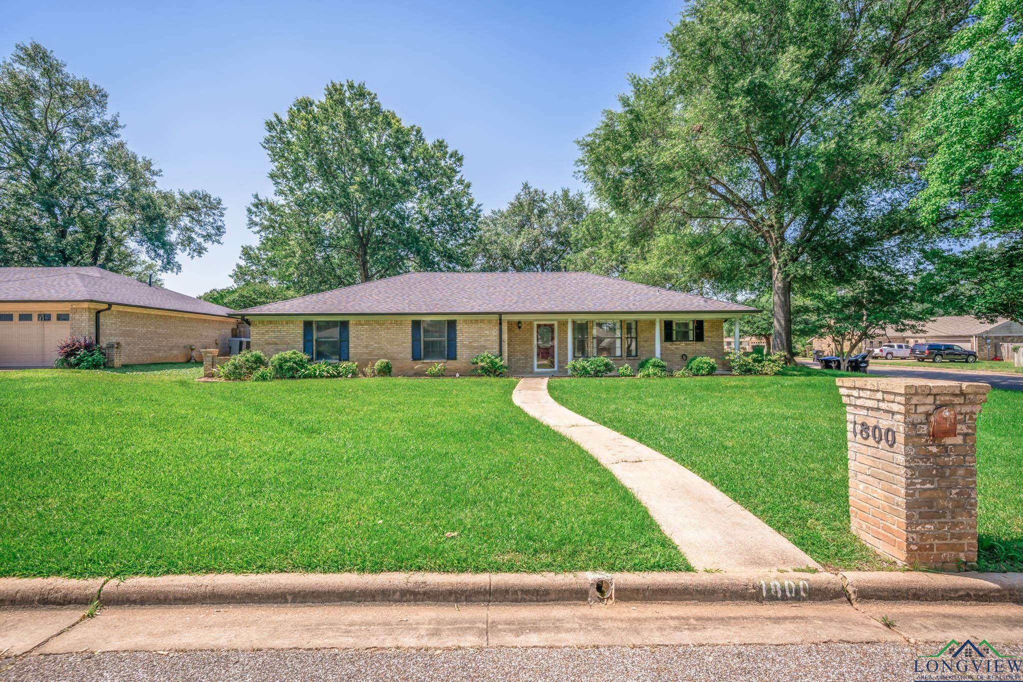 1800 N Shenandoah Court, Longview, Texas image 2