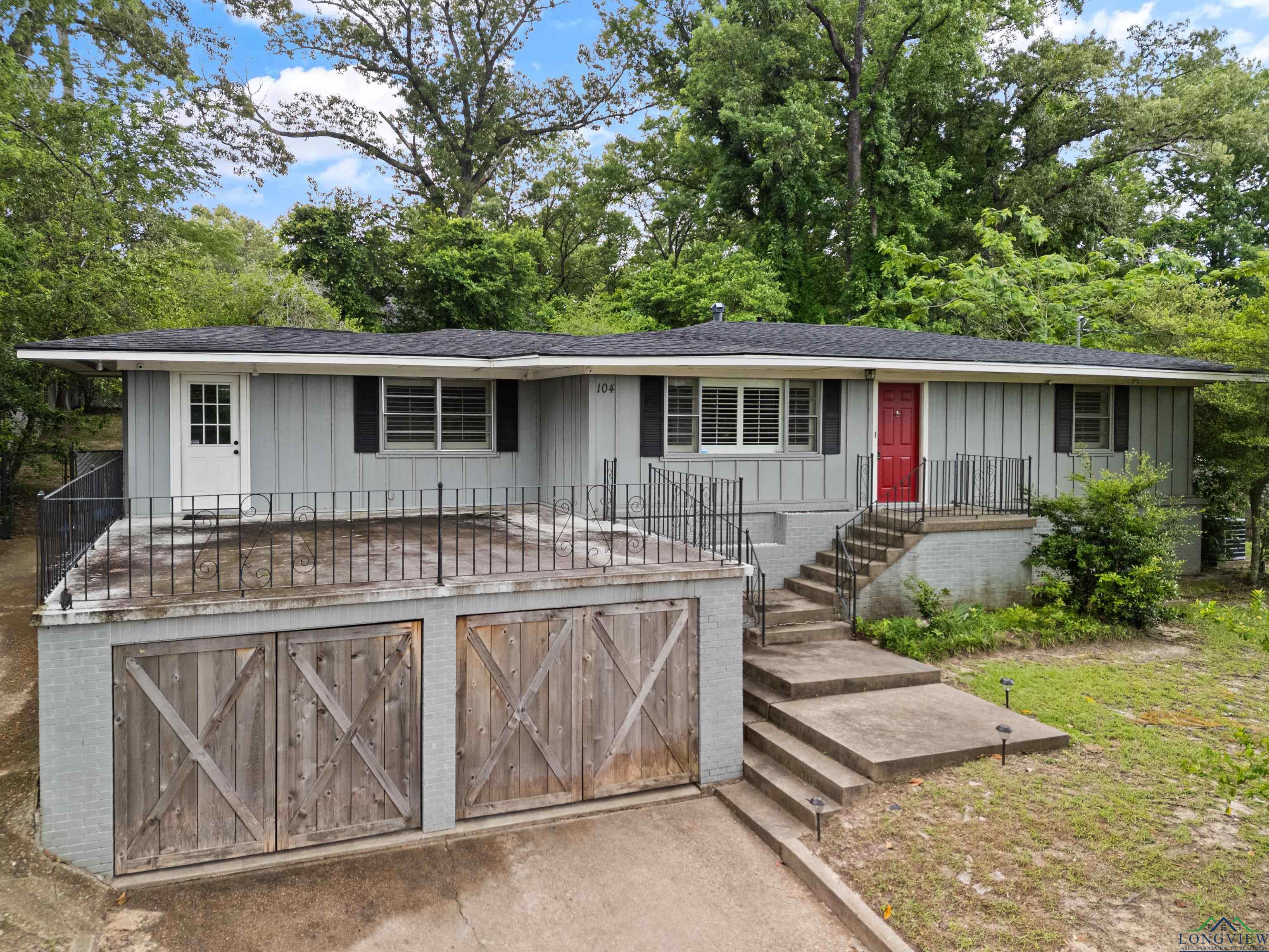 104 Country Club Drive, Longview, Texas image 1