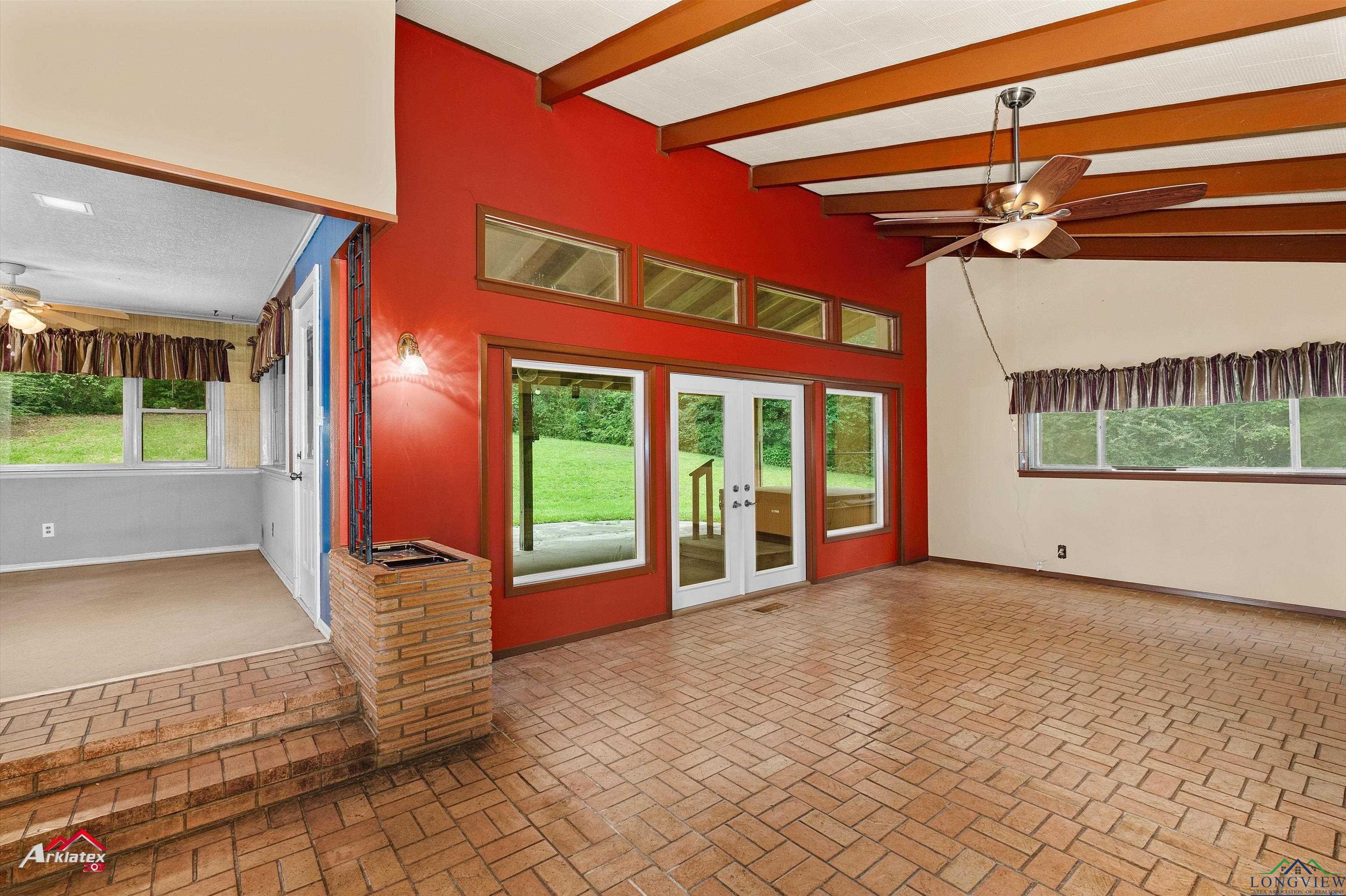 1320 Pinehill Drive, Jefferson, Texas image 12