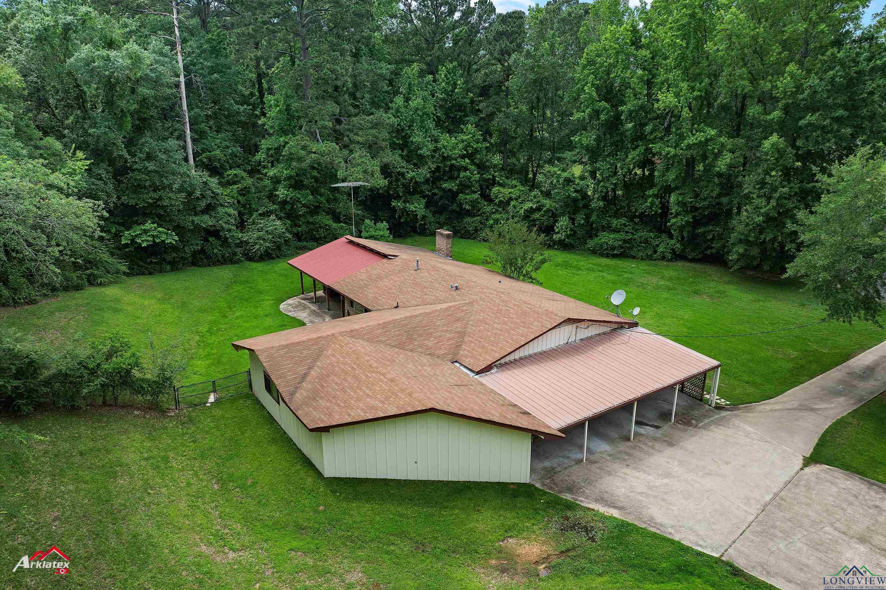 1320 Pinehill Drive, Jefferson, Texas image 5