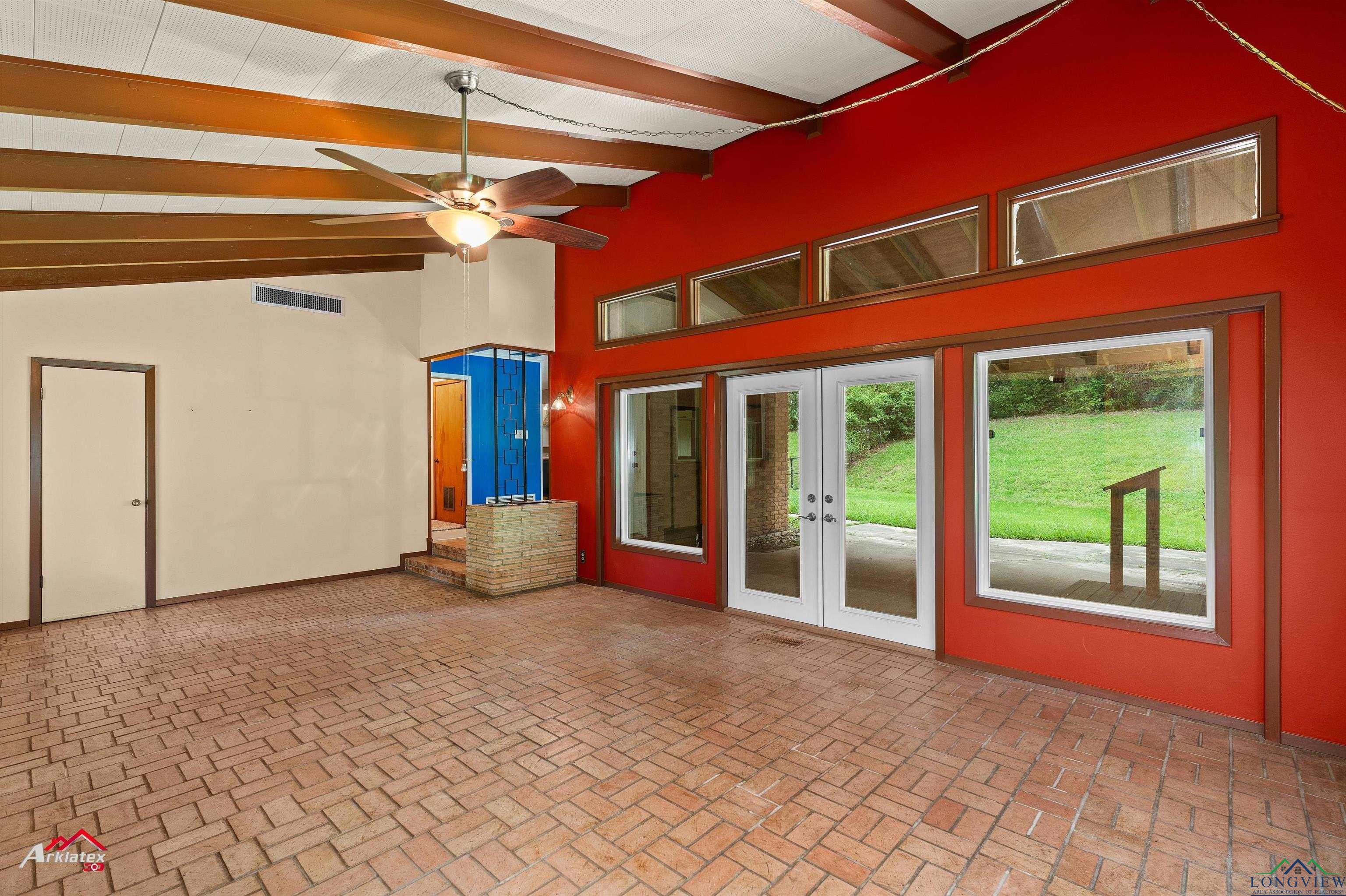 1320 Pinehill Drive, Jefferson, Texas image 11