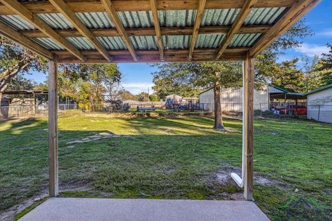 A home in Lindale