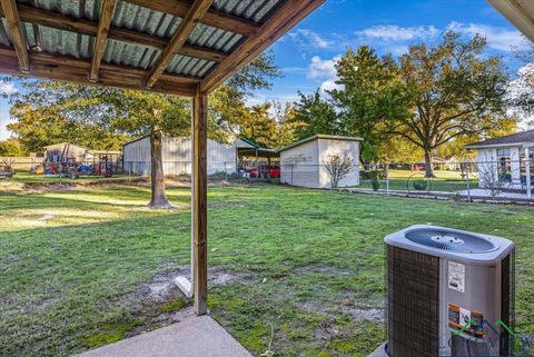 A home in Lindale