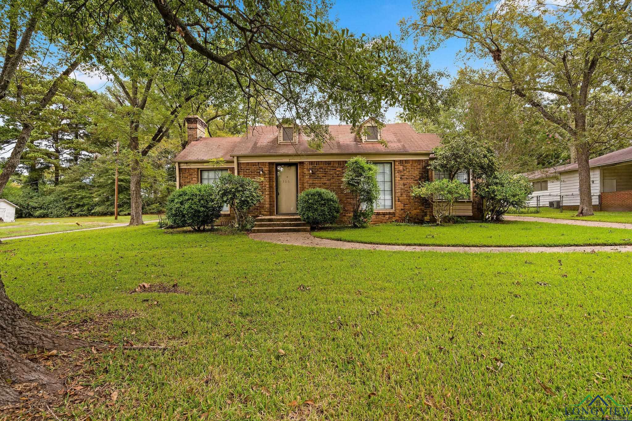 306 Pace Ave, Naples, Texas image 2