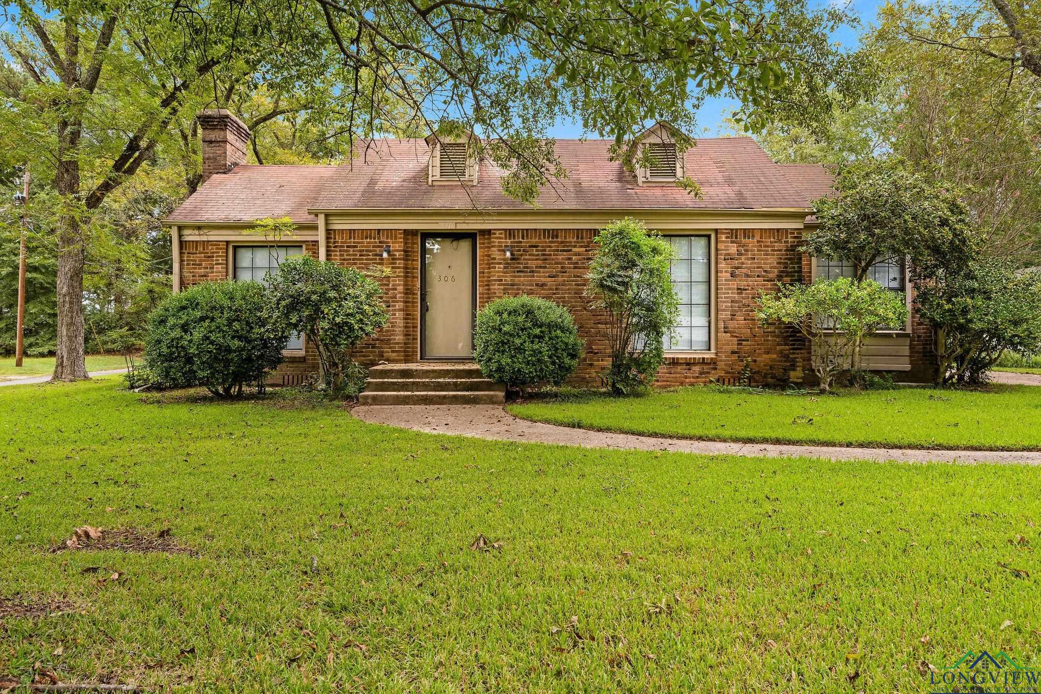 306 Pace Ave, Naples, Texas image 1