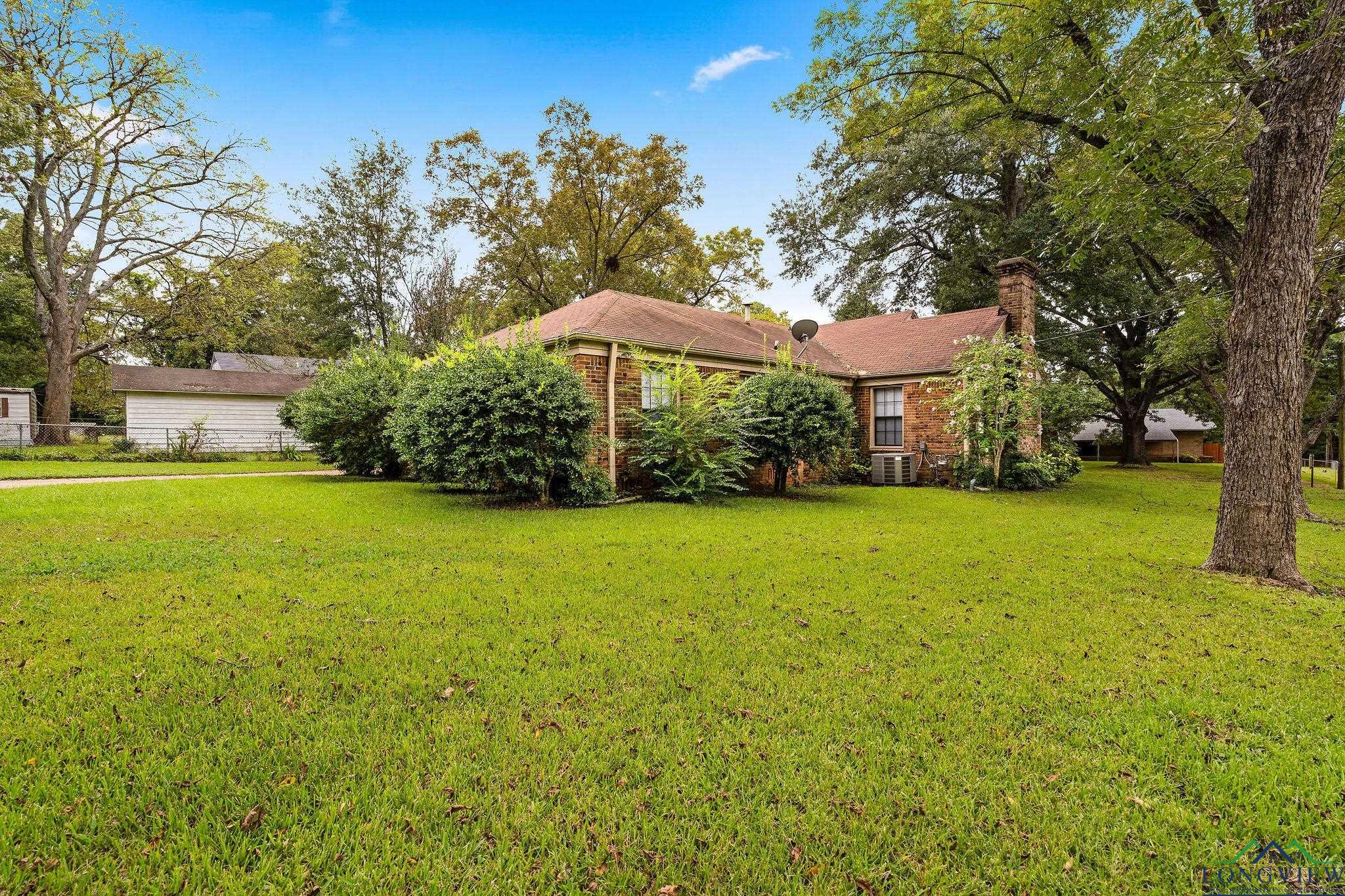 306 Pace Ave, Naples, Texas image 6