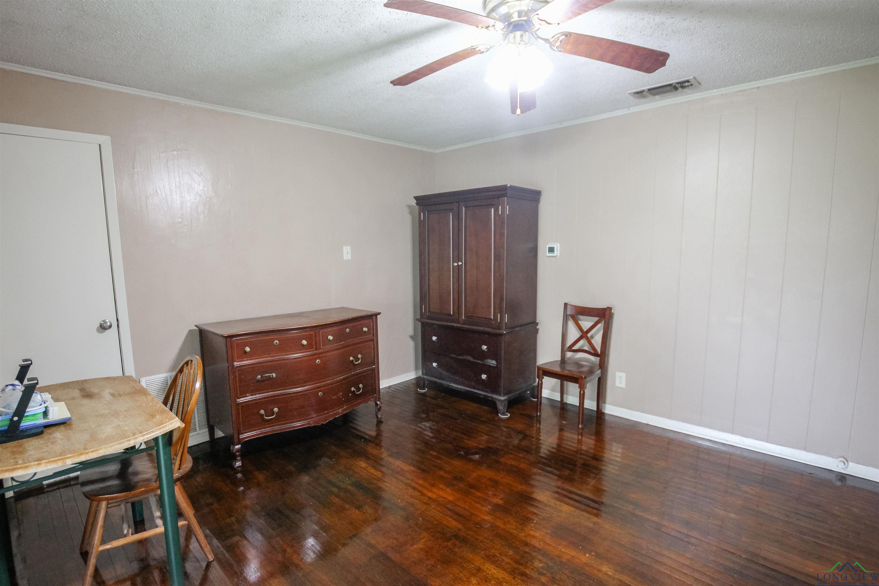 2118 E Main St, Henderson, Texas image 14