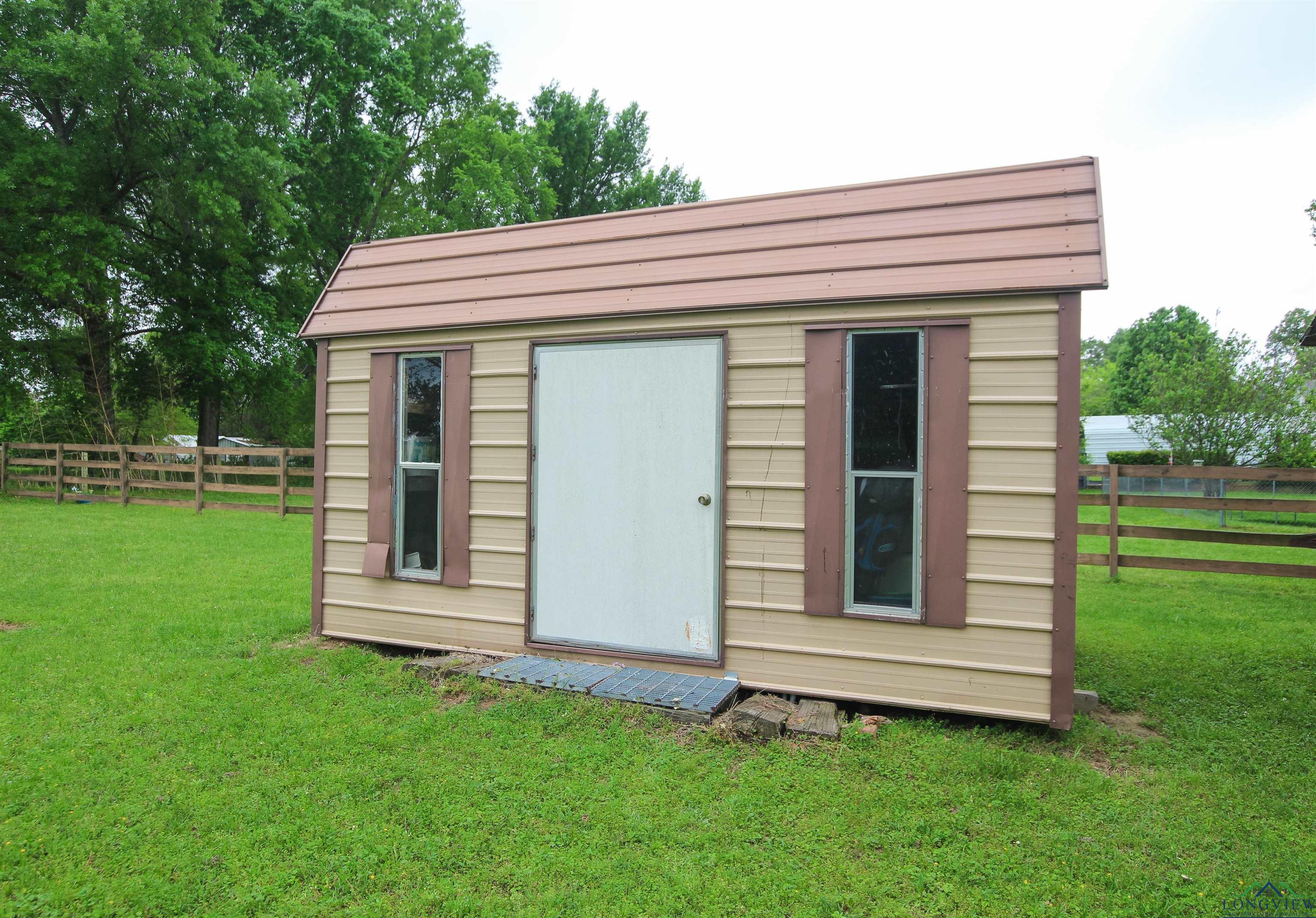 2118 E Main St, Henderson, Texas image 24