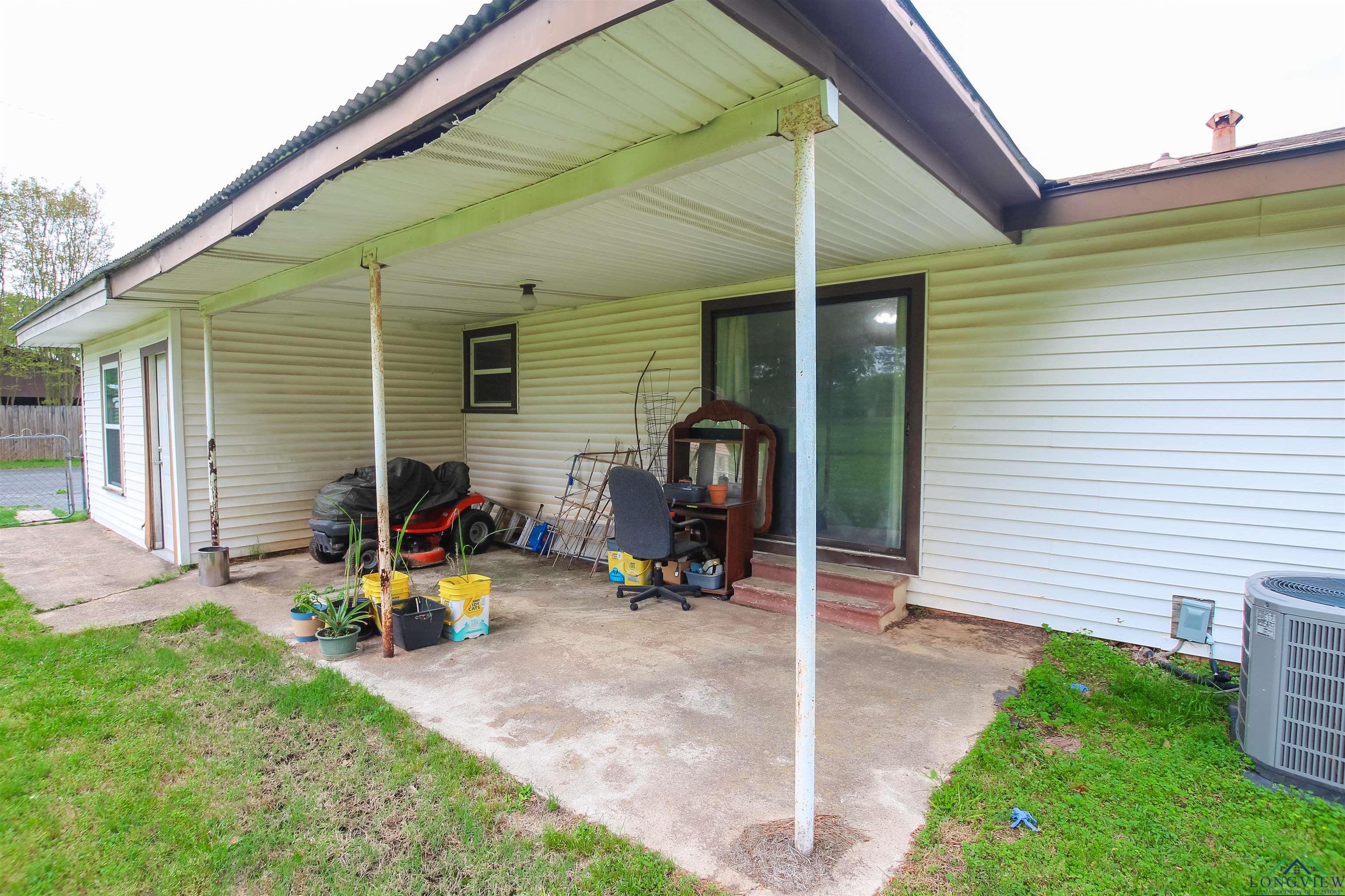 2118 E Main St, Henderson, Texas image 21