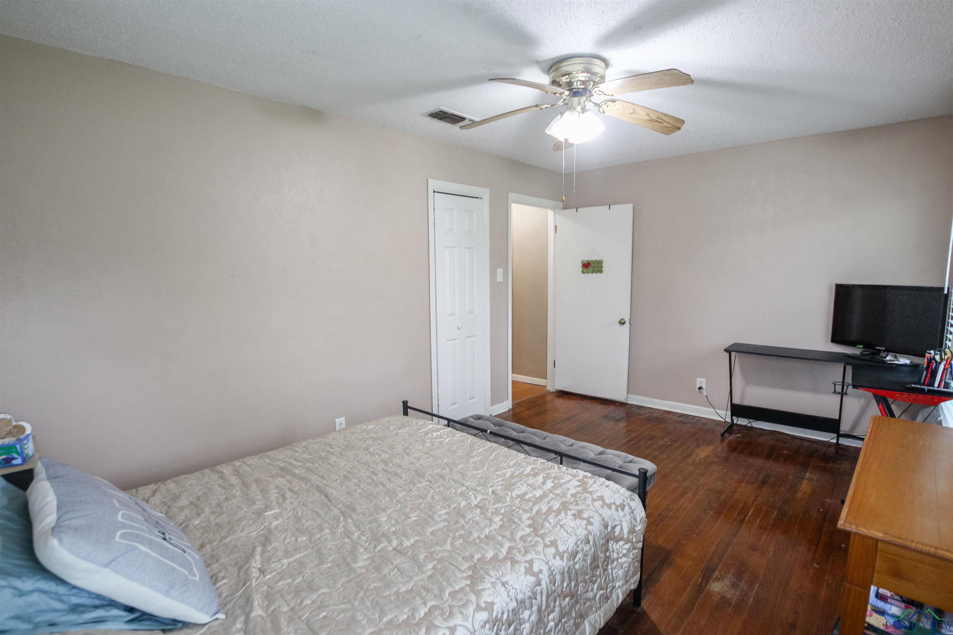 2118 E Main St, Henderson, Texas image 11