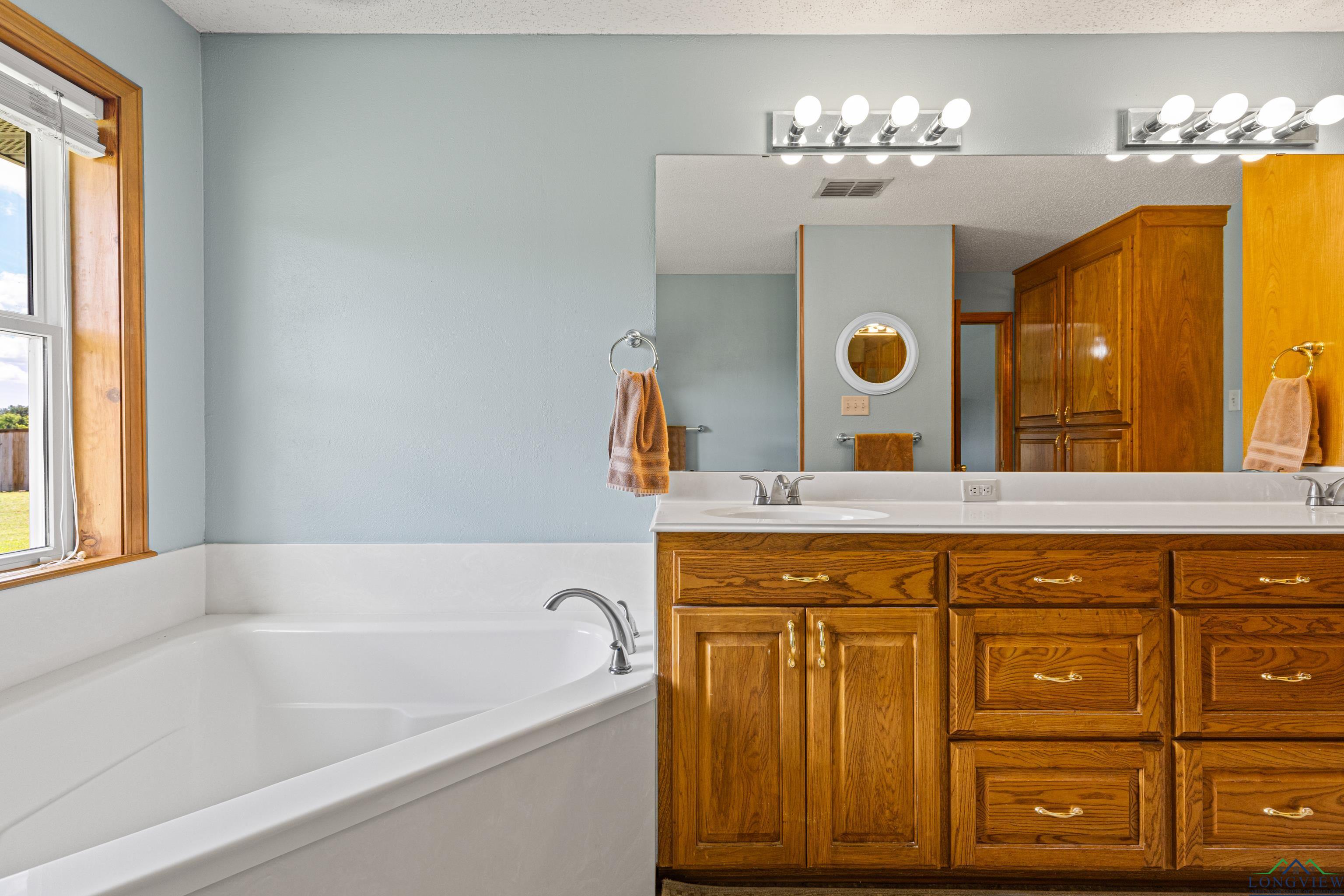 810 Stan Summers Road, Hallsville, Texas image 29