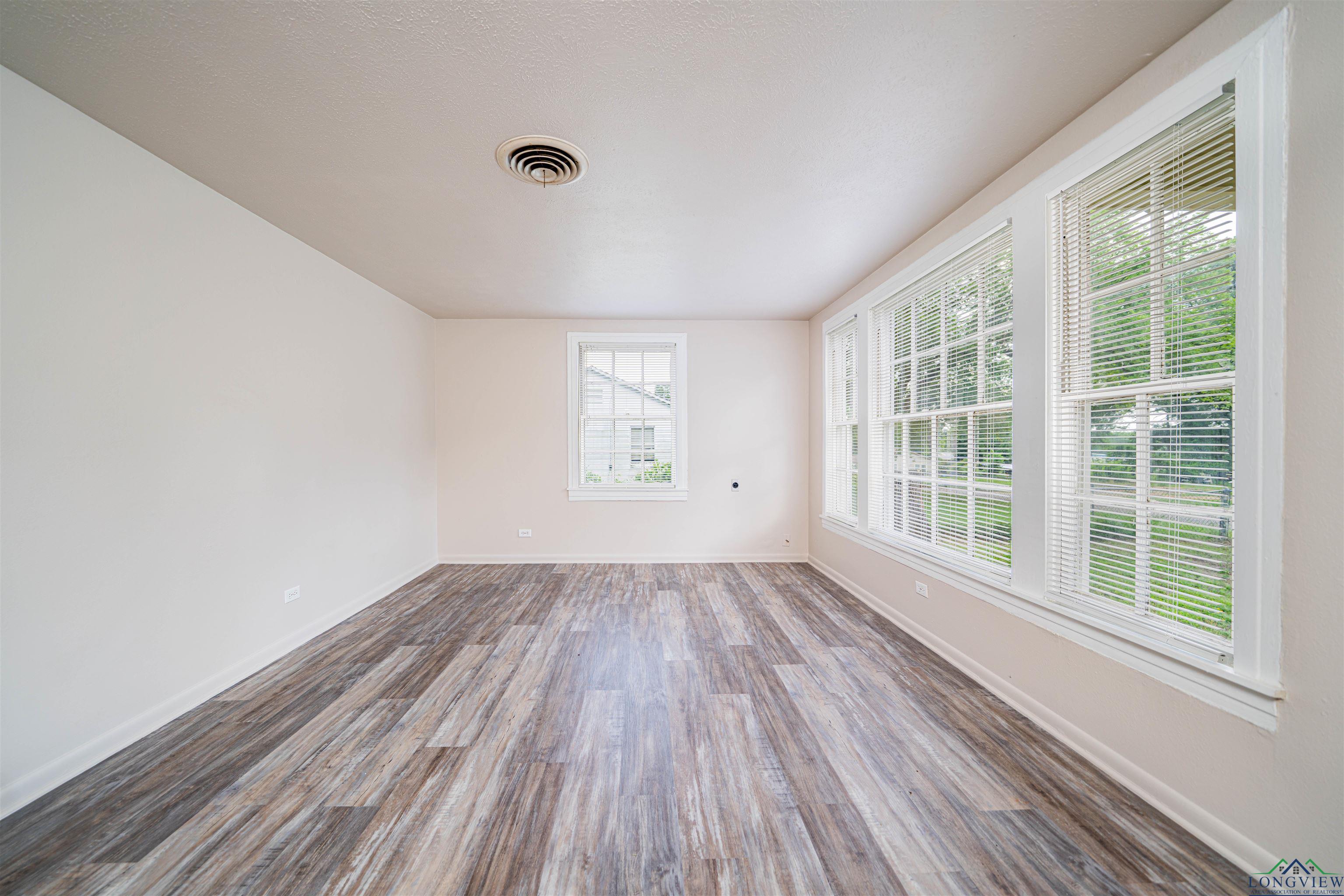 206 Empire St, Gladewater, Texas image 4