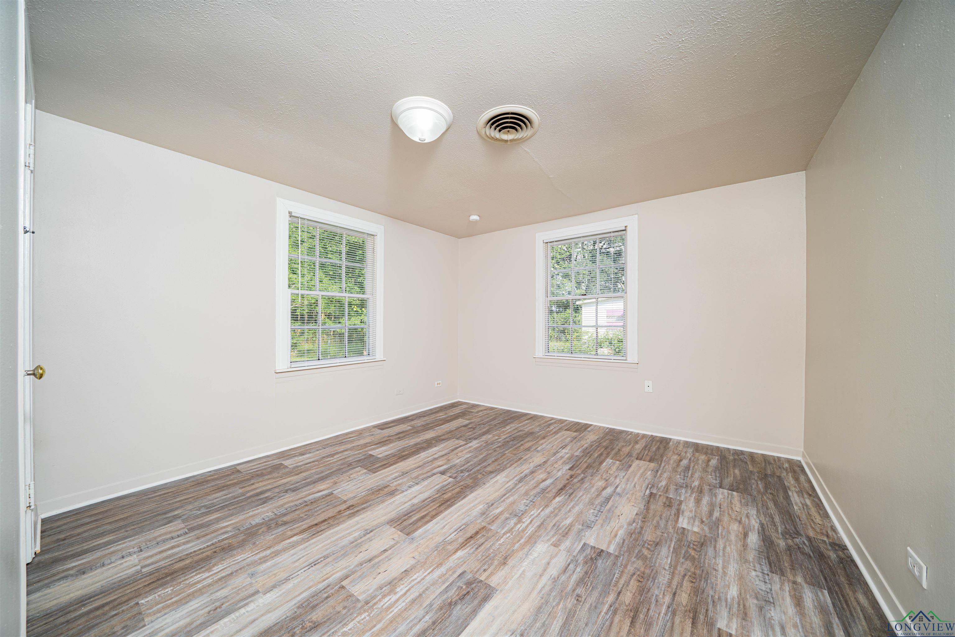 206 Empire St, Gladewater, Texas image 11