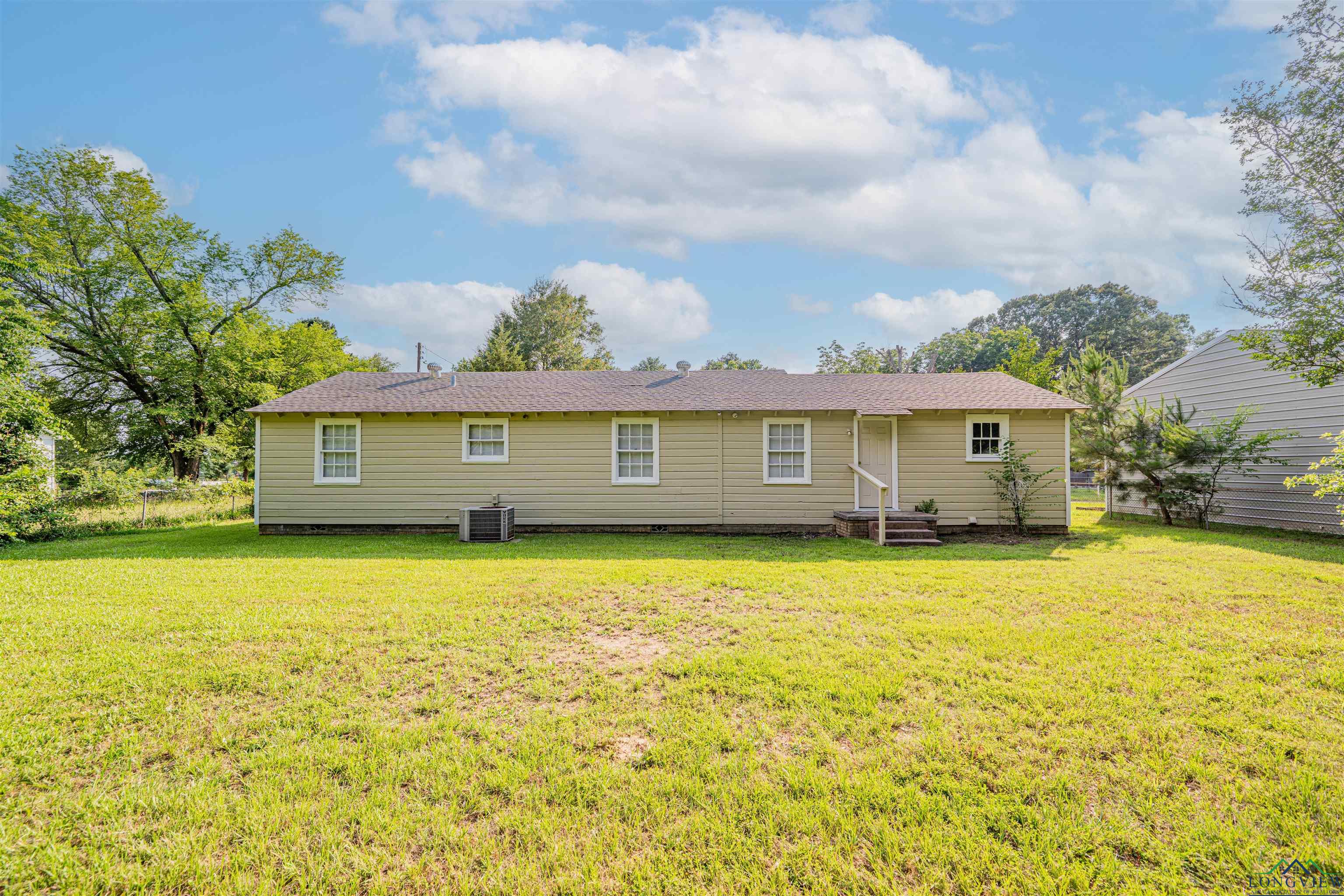 206 Empire St, Gladewater, Texas image 15