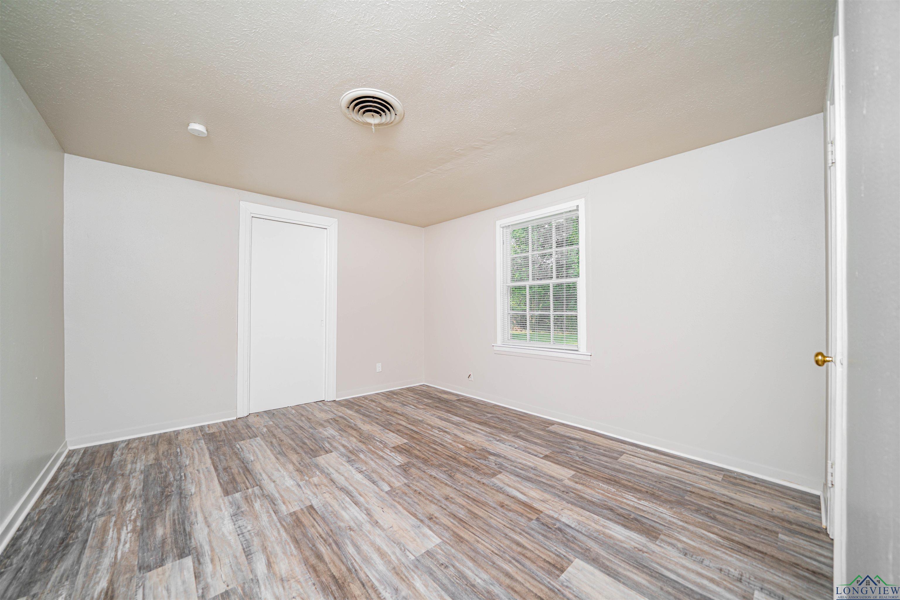 206 Empire St, Gladewater, Texas image 13