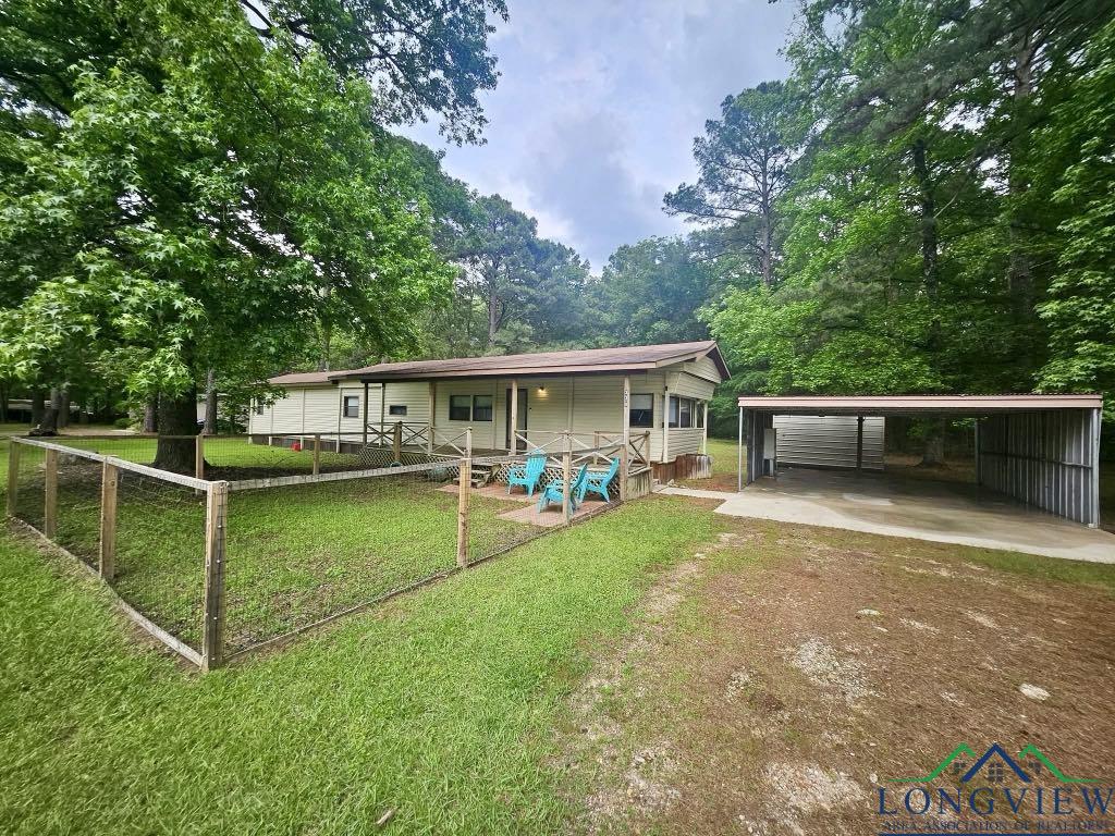 338 Peppermint Ln, Waskom, Texas image 1