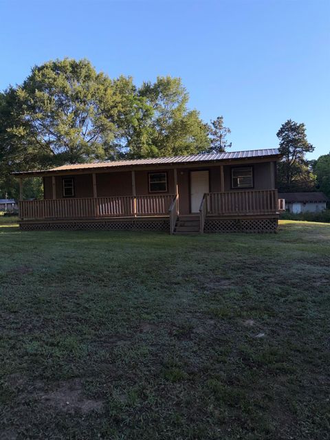Homes For Sale - 111 E Hughes Street<br/> Daingerfield, TX 75638
