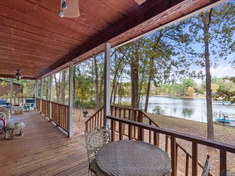 A home in Gilmer