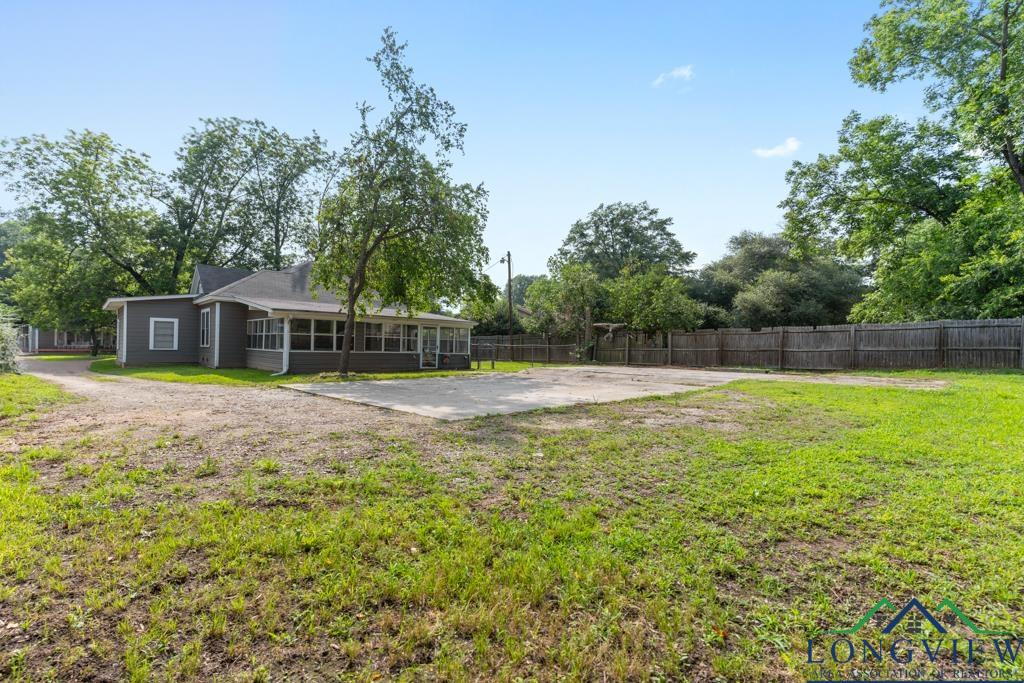 506 Lafayette St, Pittsburg, Texas image 37
