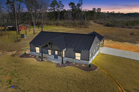 Homes For Sale - 607 County Road 310<br/> De Berry, TX 75639