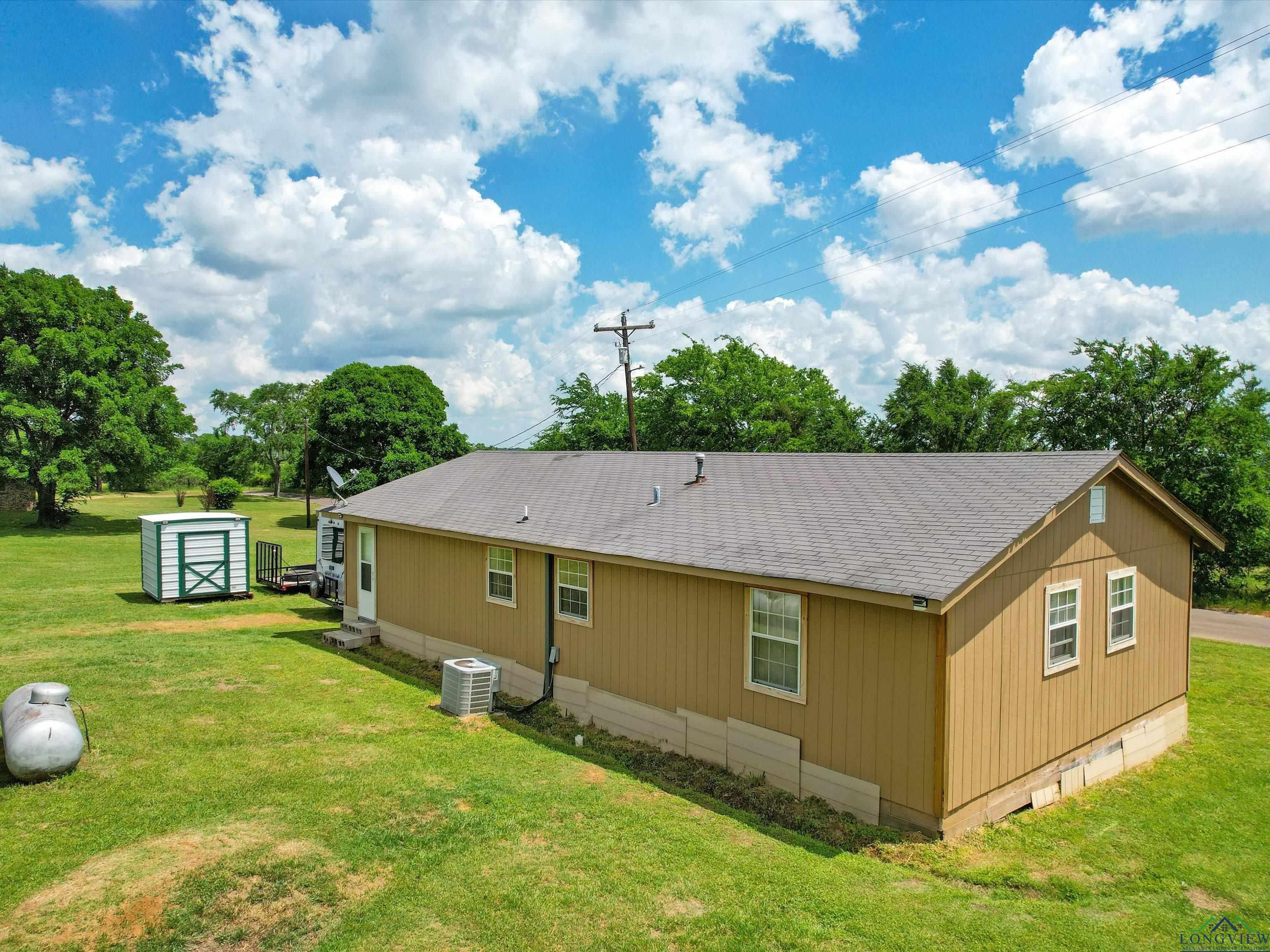 1814 Red Maple Rd, Big Sandy, Texas image 2