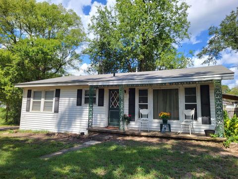 Homes For Sale - 1609 Shell Camp<br/> Gladewater, TX 75647