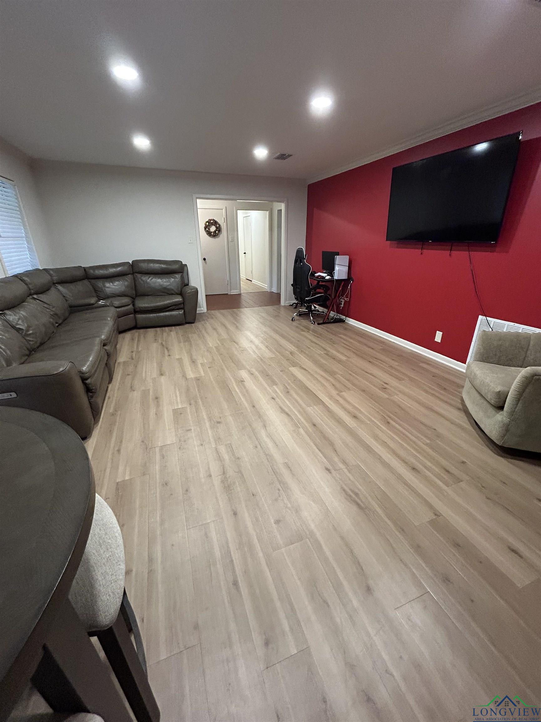 1105 E Main Street, Henderson, Texas image 12