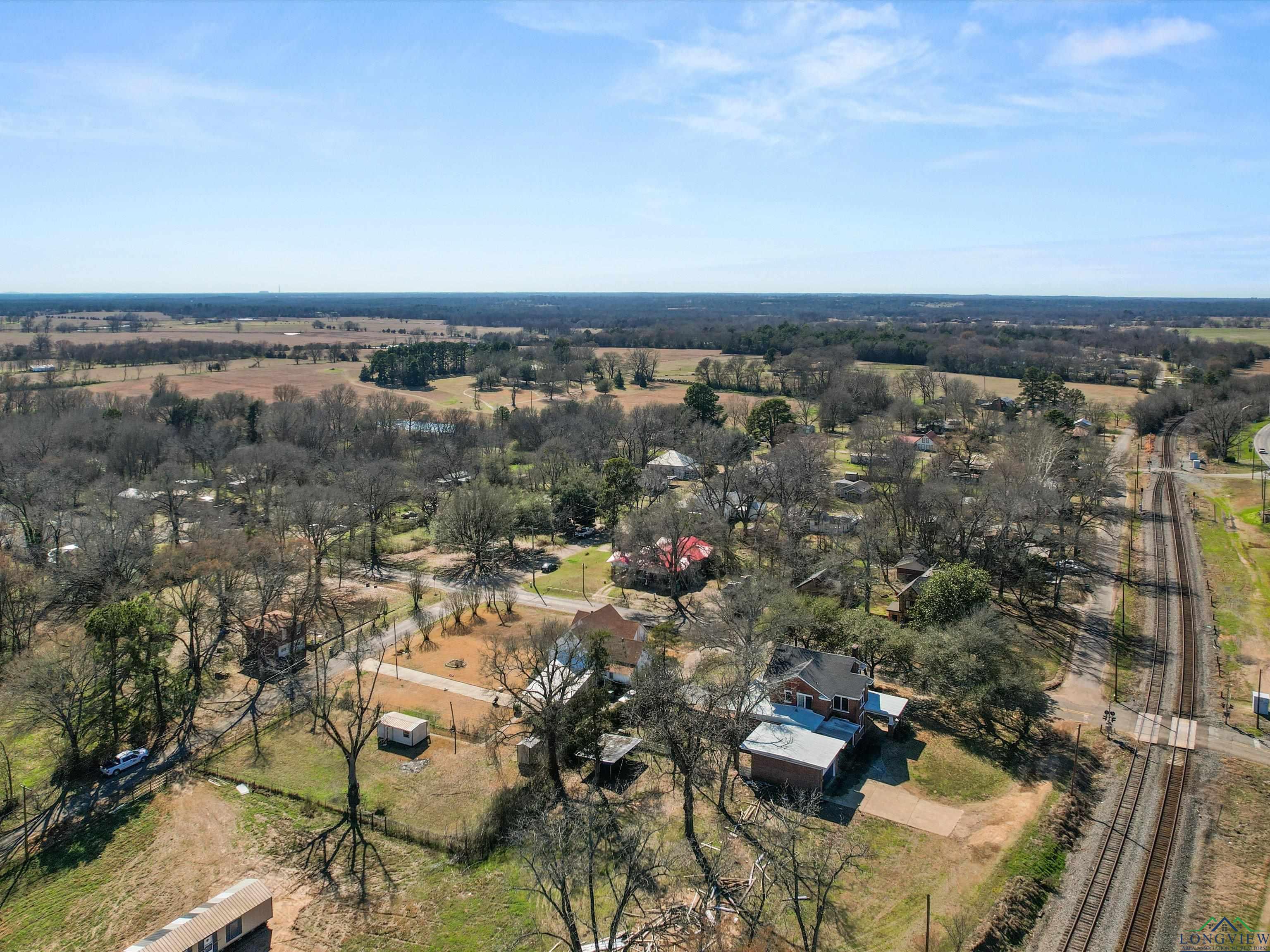 100 S Hubbard St, Omaha, Texas image 35