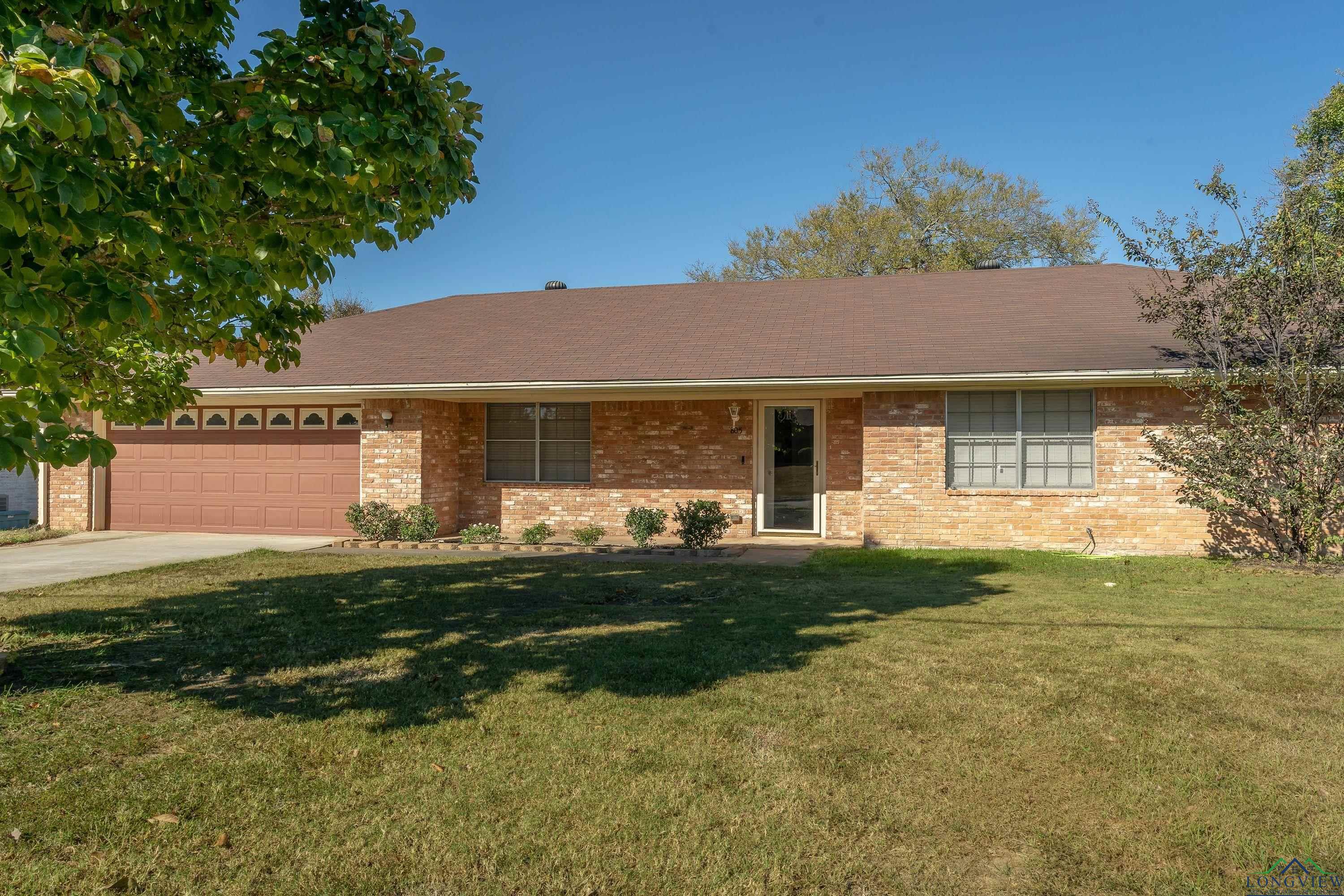 805 Sherman Dr, Marshall, Texas image 2