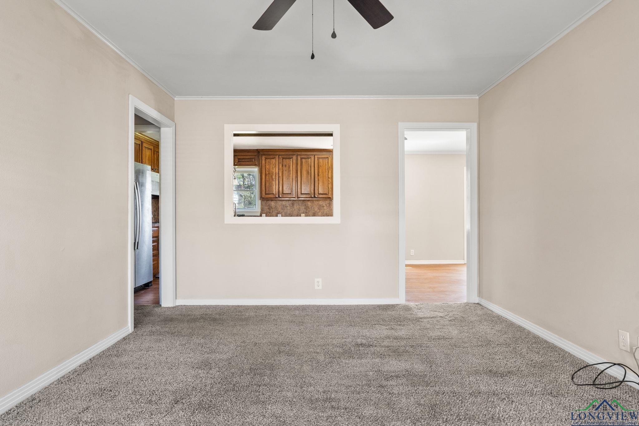 104 W Blackstone Dr, White Oak, Texas image 3