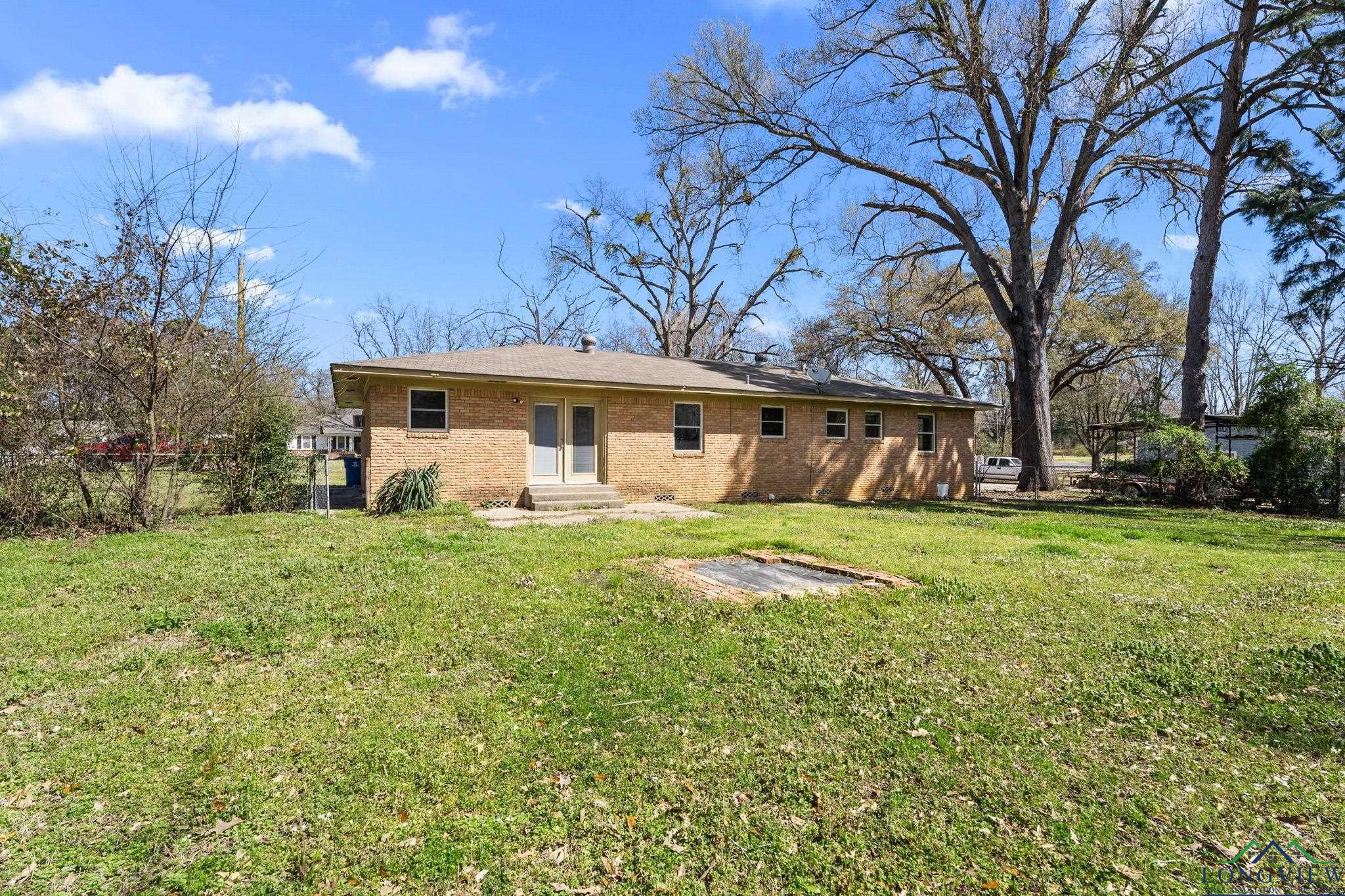 104 W Blackstone Dr, White Oak, Texas image 20