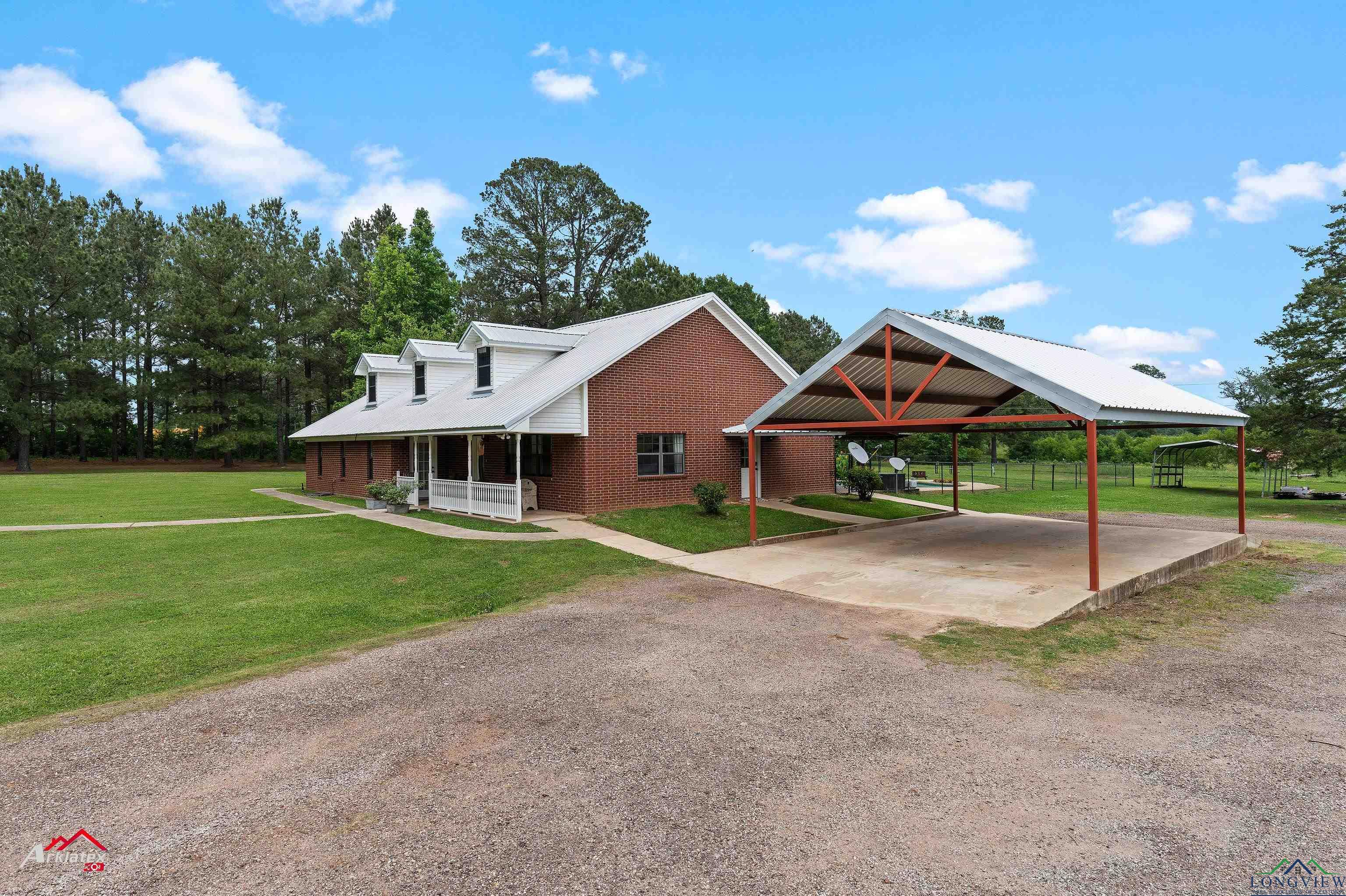 369 Cr 107, Carthage, Texas image 9