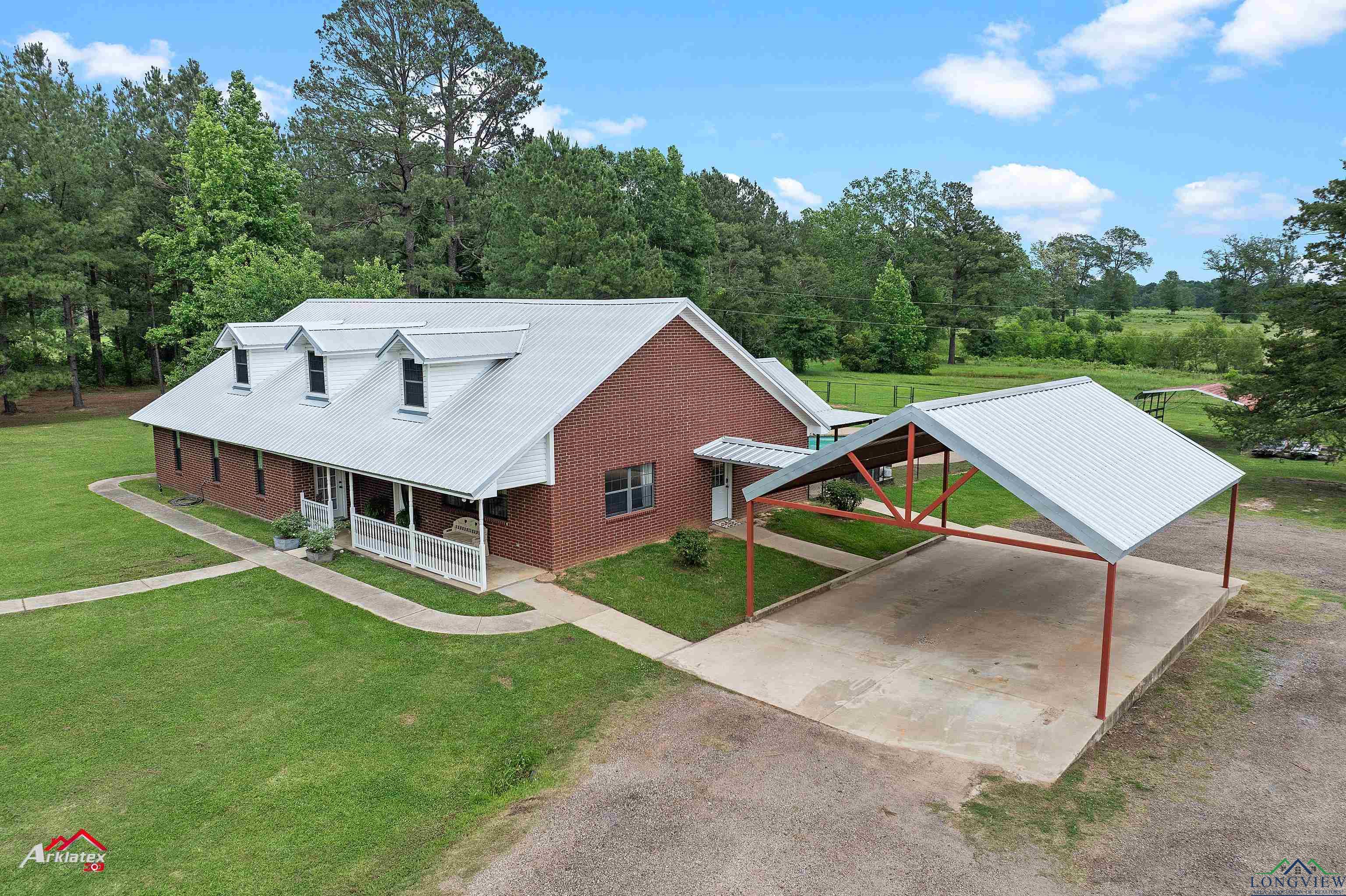 369 Cr 107, Carthage, Texas image 1