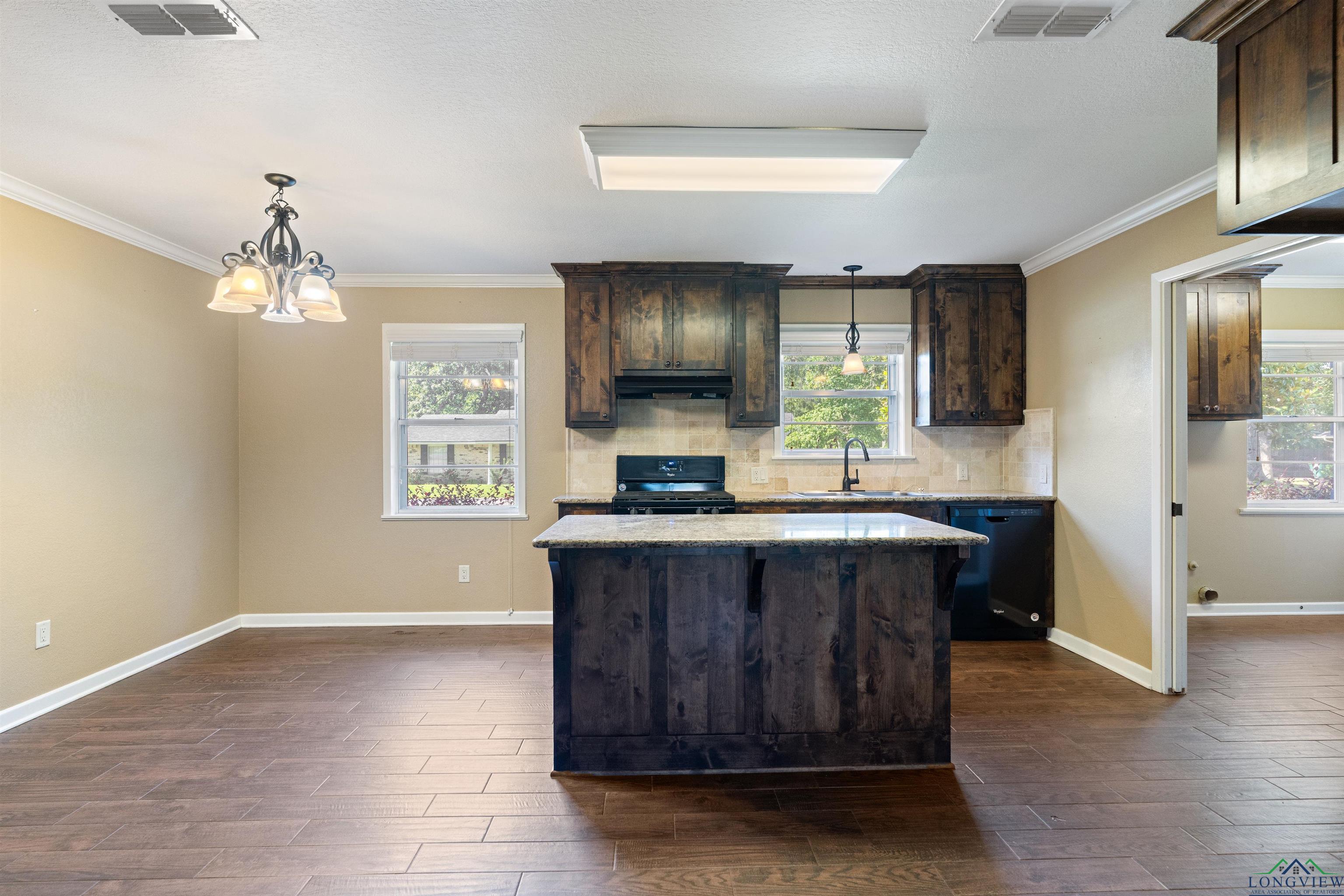 1130 Oakwood St, Carthage, Texas image 10