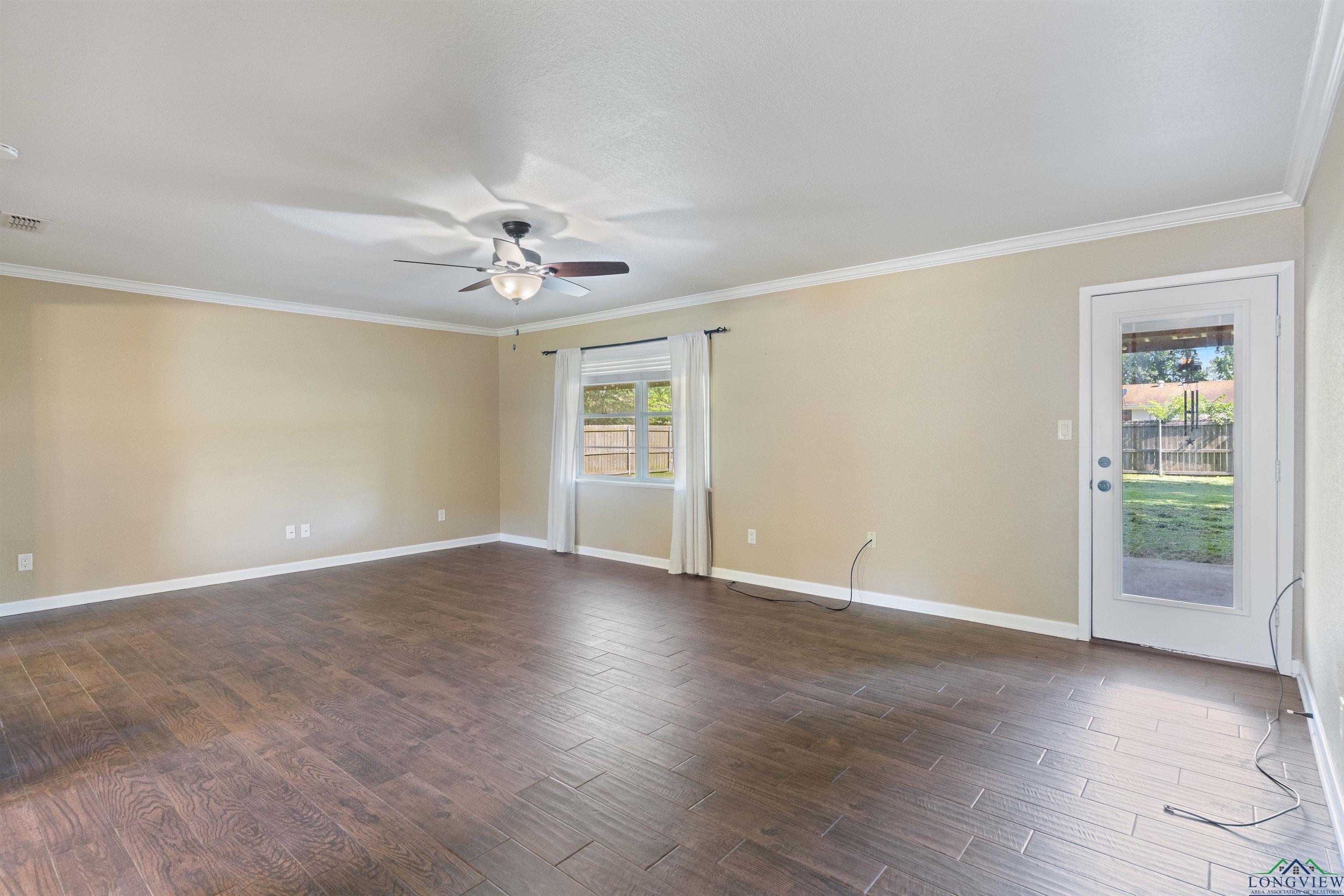 1130 Oakwood St, Carthage, Texas image 7