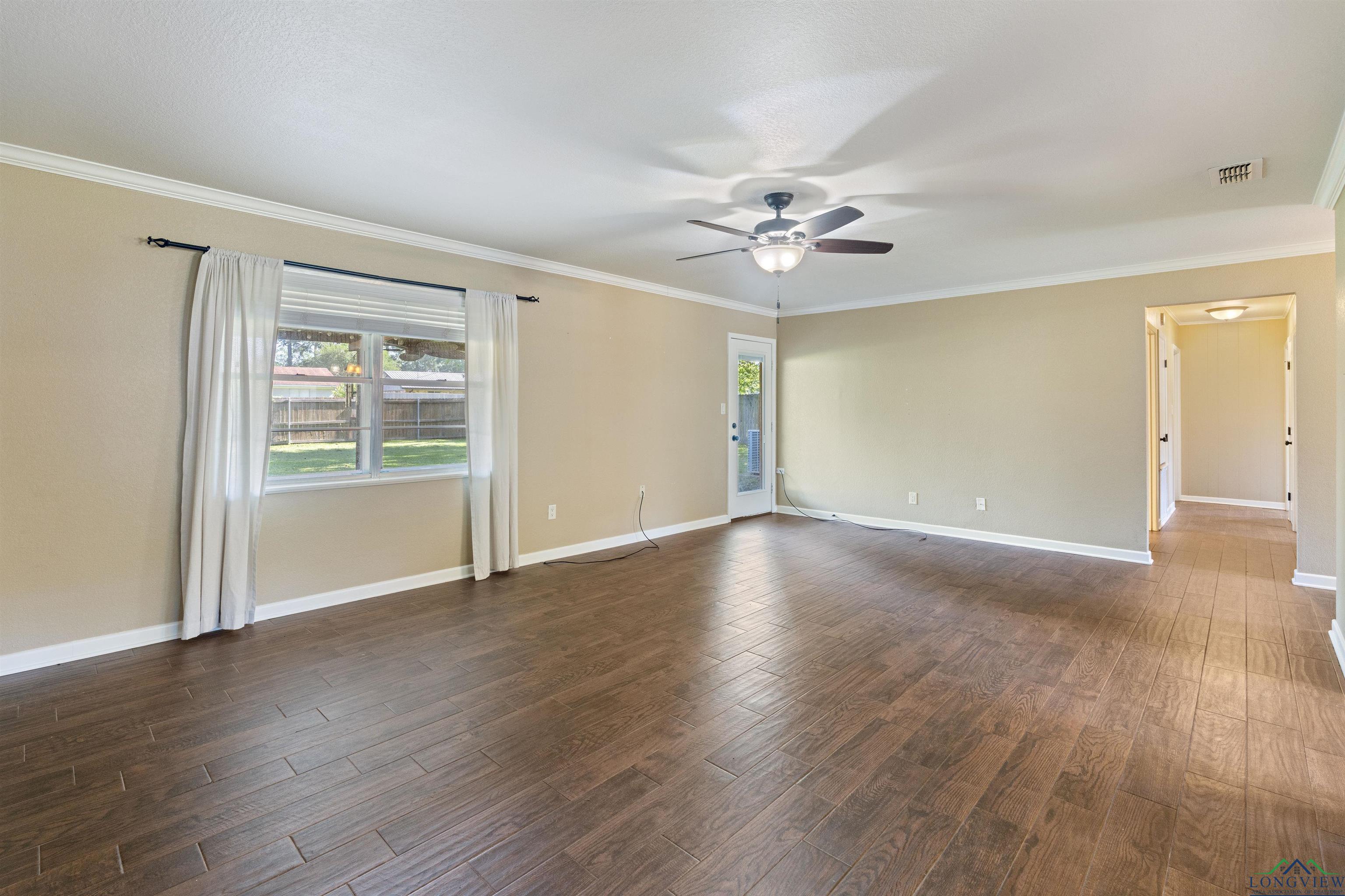 1130 Oakwood St, Carthage, Texas image 8