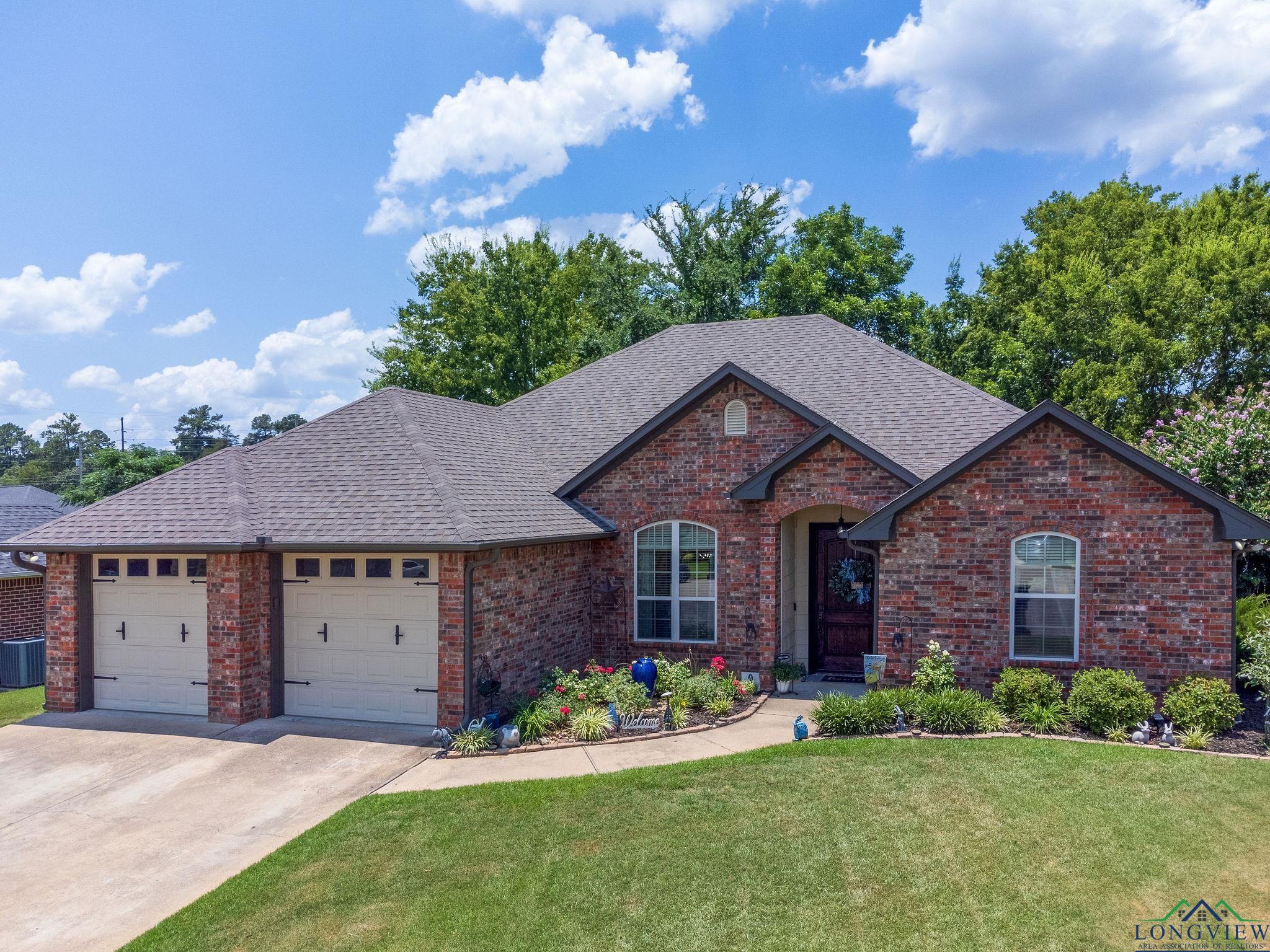 905 Woodridge Circle, Longview, Texas image 1